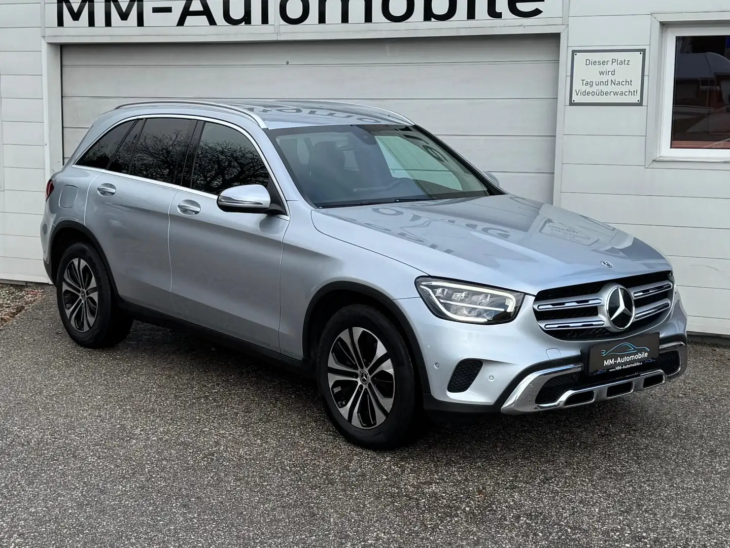 Mercedes-Benz GLC 220 GLC 220 d 4Matic*LED*AHK*RFK*SHZ*uvm Silber - 1