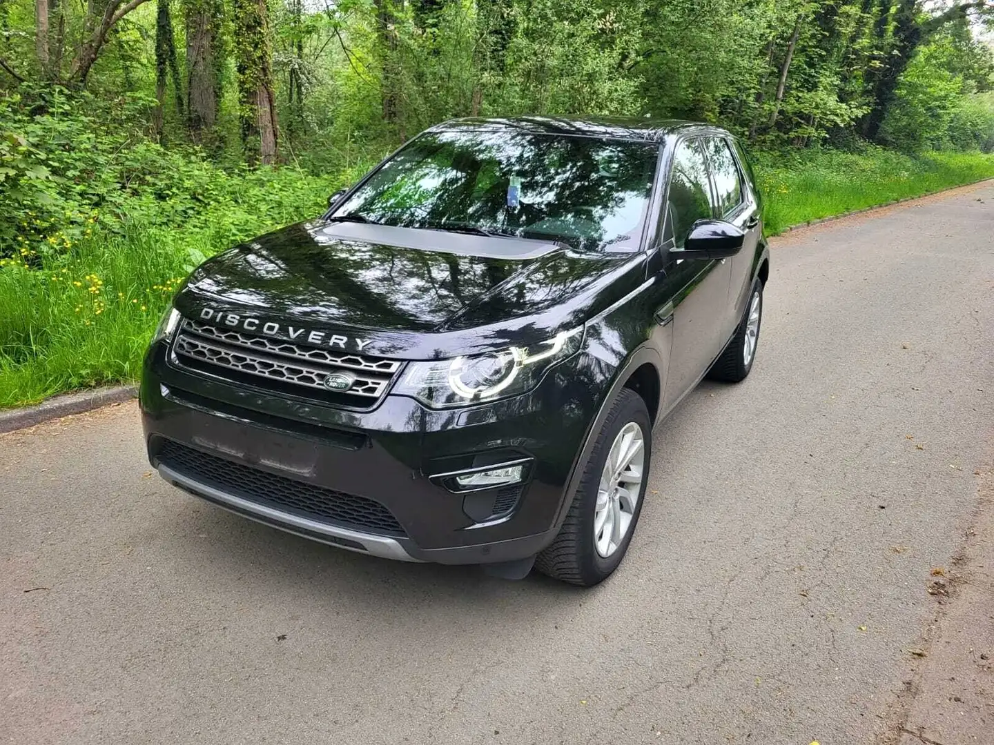 Land Rover Discovery Sport TD4 Aut. SE / 7 Sitzer/LEDER/Automatik/Bi-XENON Schwarz - 1