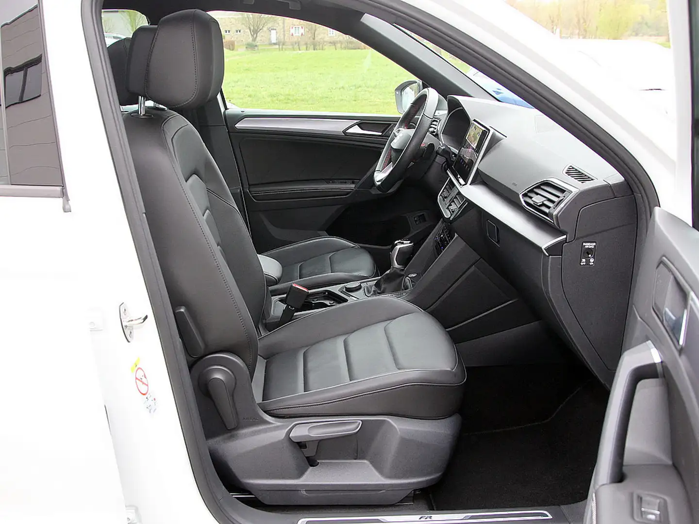 SEAT Tarraco 1.4 TSI FR e-Hybrid DSG NAVI PANO AHK Weiß - 2