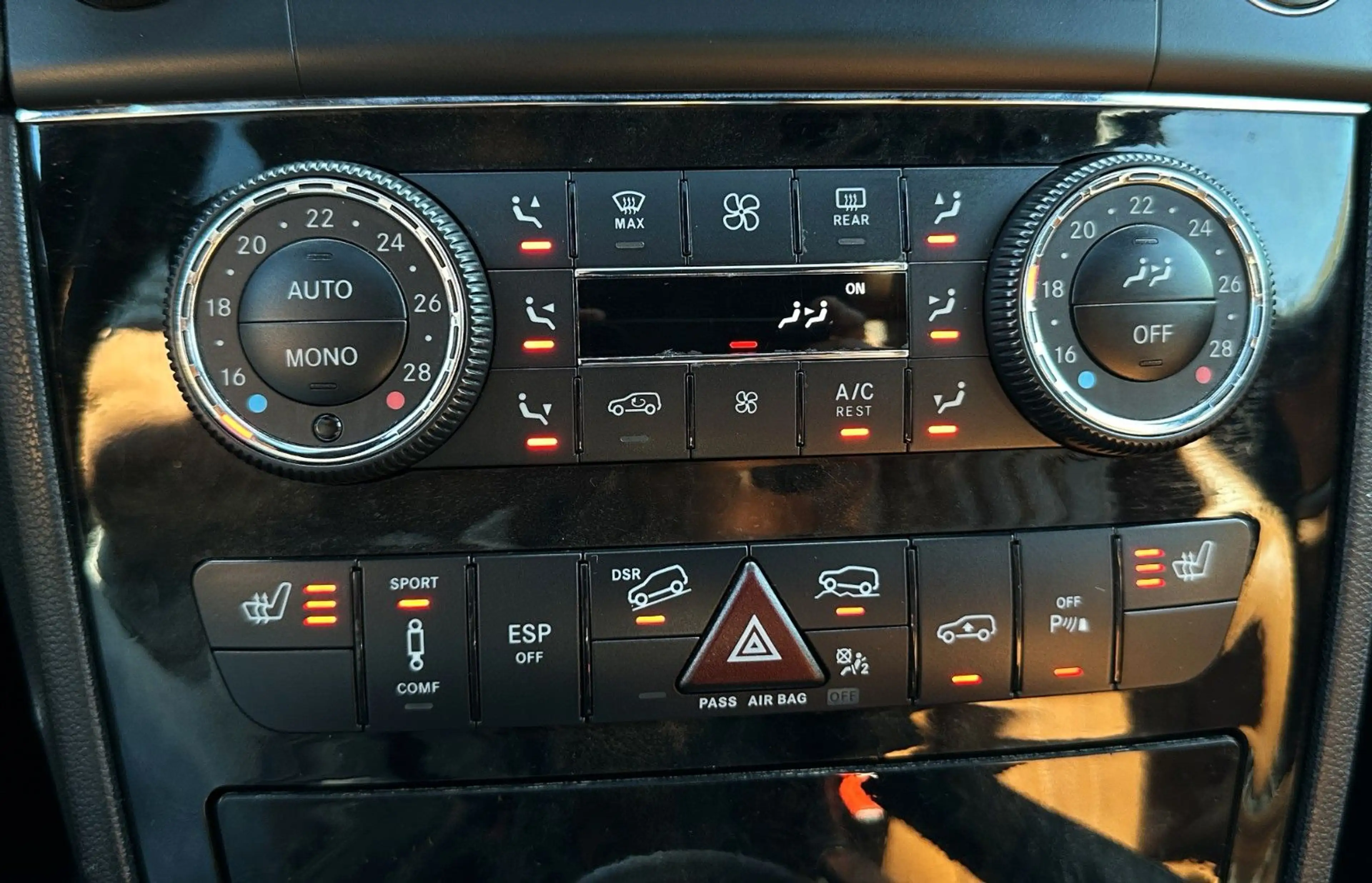 Mercedes-Benz ML 420 CDI 4Matic*DESIGNO*S-DACH*COMAND*MEMORY* — photo 11