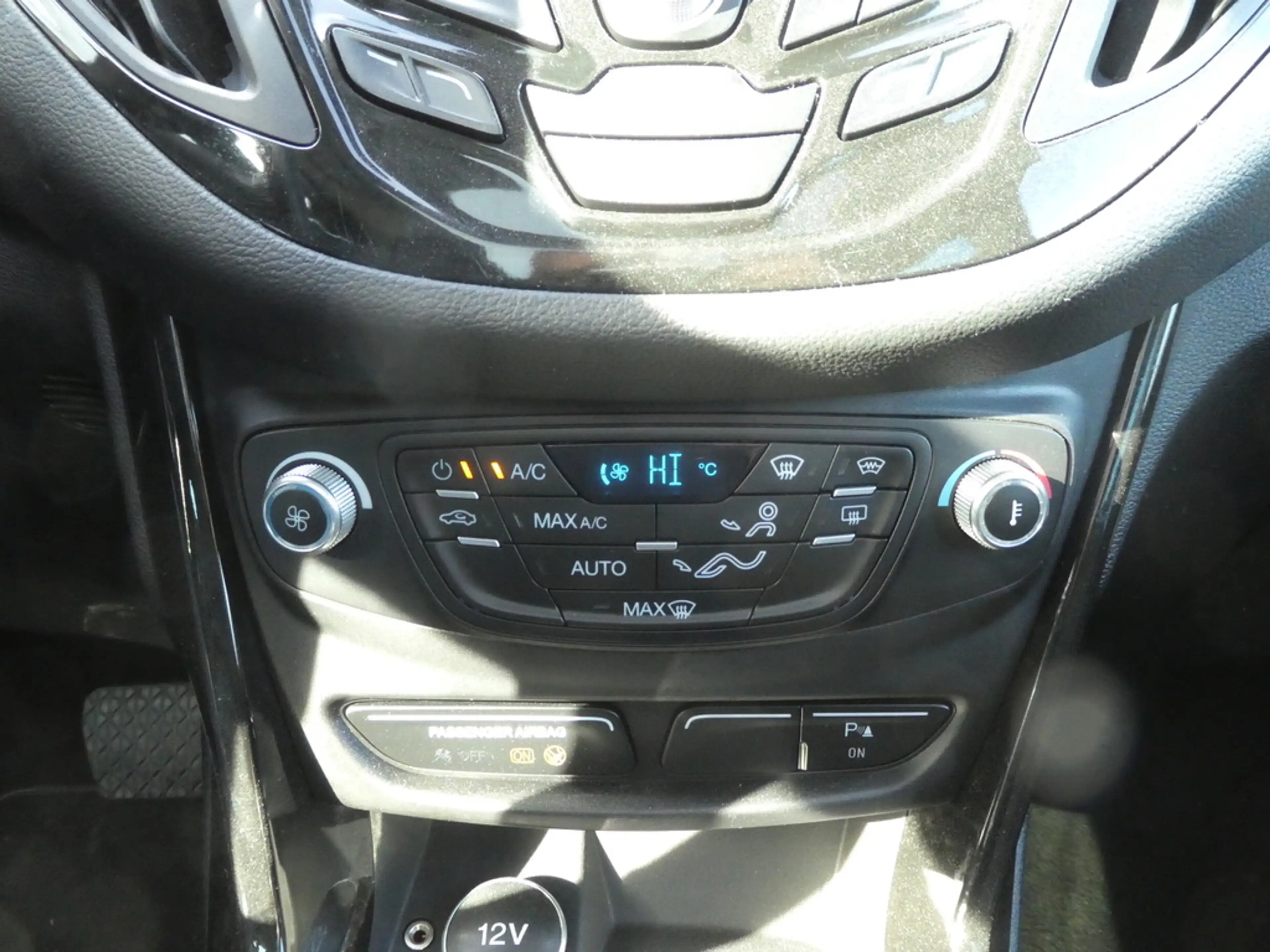 Ford B-Max 1.6i Ti-VCT Titanium AUTOMAAT Pano, Airco, PDC — photo 11
