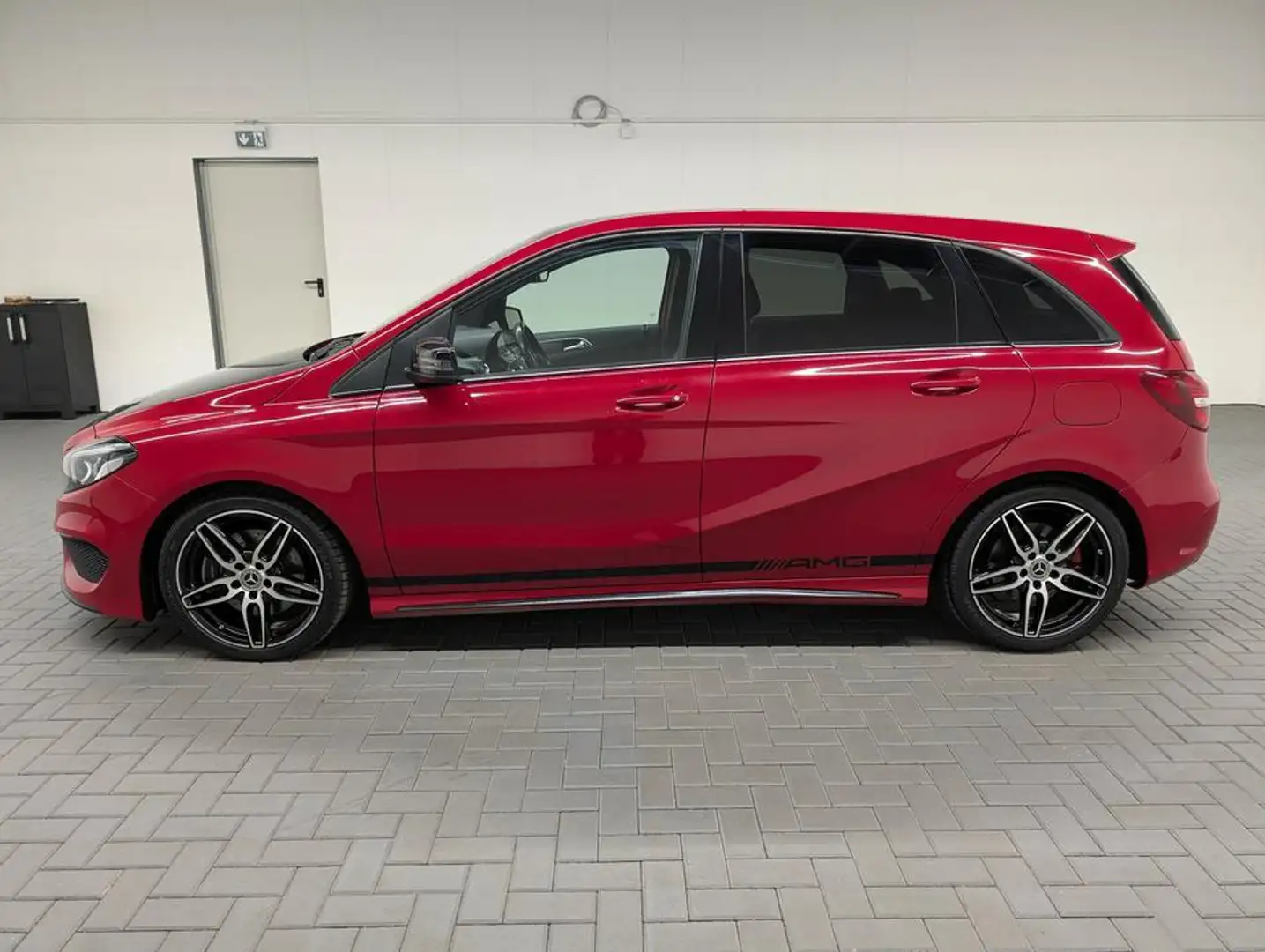 Mercedes-Benz B 250 4Matic AMG-Line LED/AHK/Kam/Standhz/H&K/SHZ Rot - 2