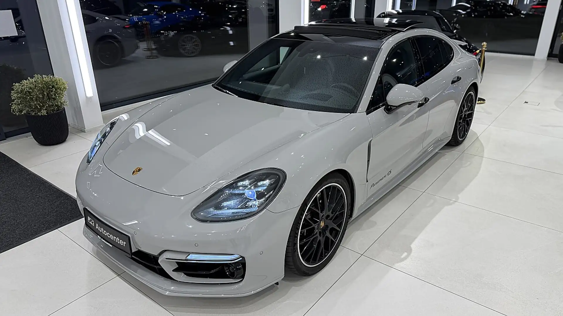 Porsche Panamera 4S E-Hybrid PHEV Aut. Grau - 2