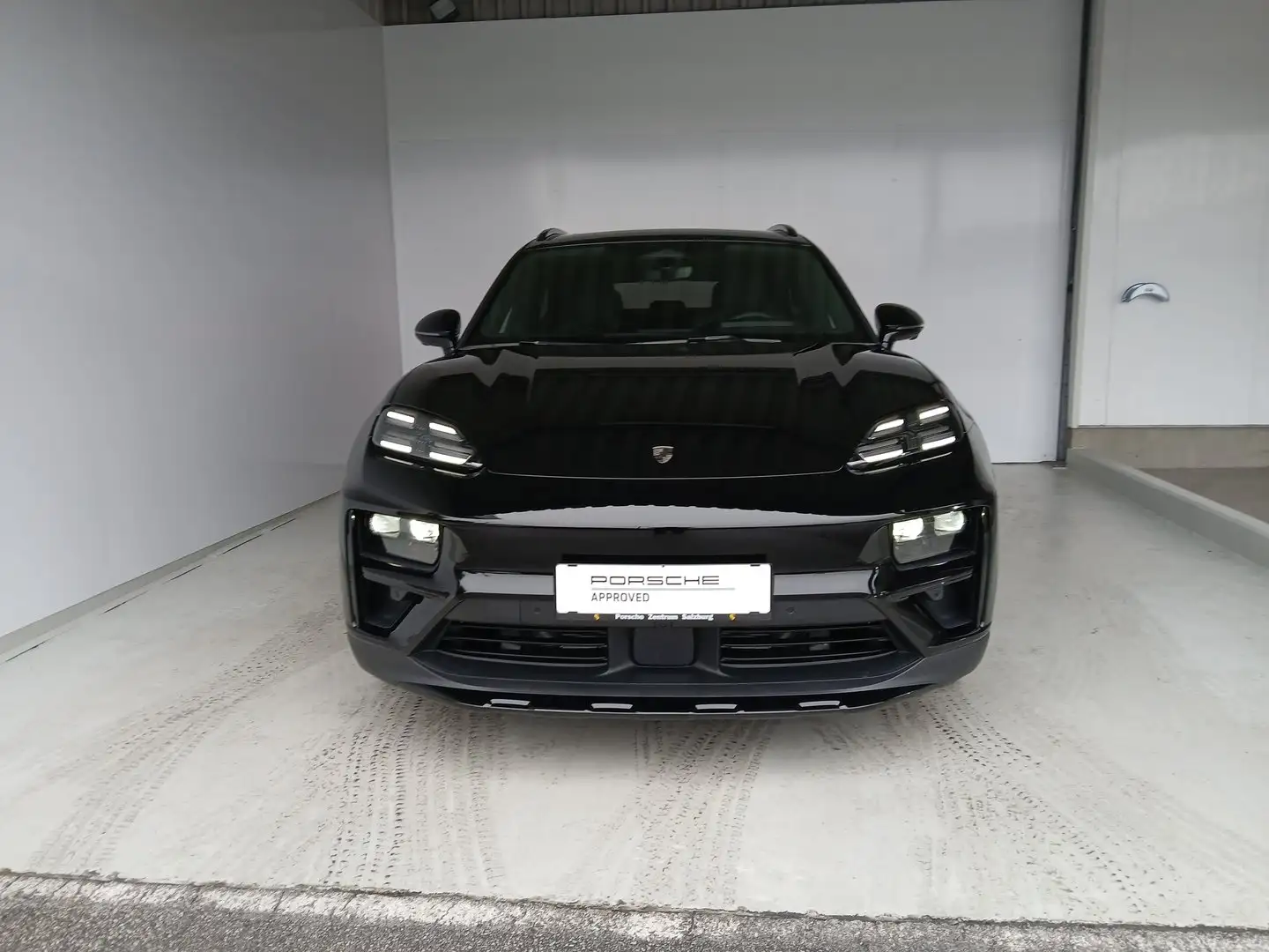 Porsche Macan Turbo Schwarz - 2