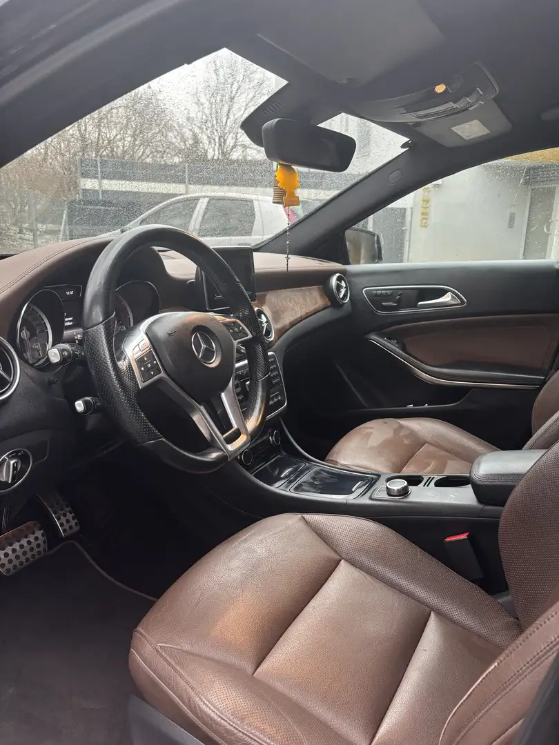 Mercedes-Benz GLA 250 GLA 250 Aut. Schwarz - 2