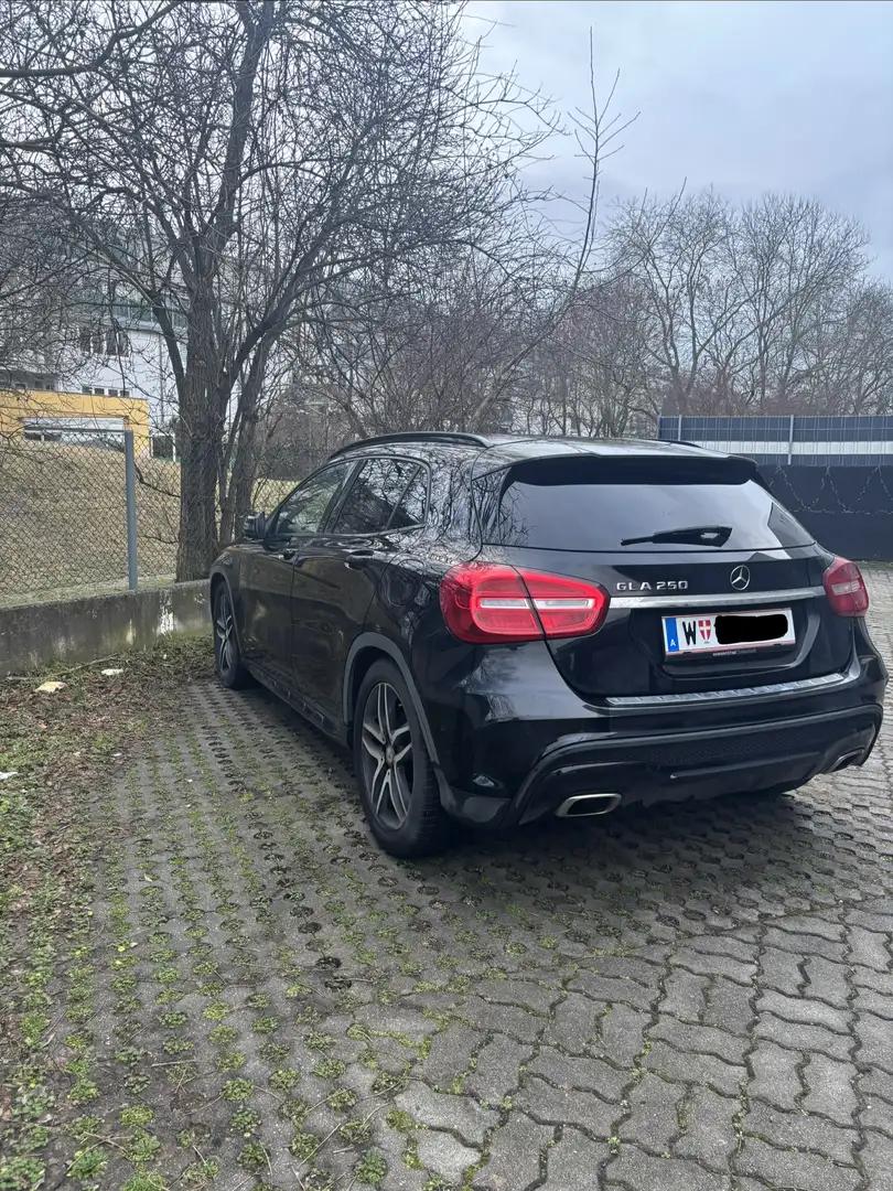 Mercedes-Benz GLA 250 GLA 250 Aut. Schwarz - 1