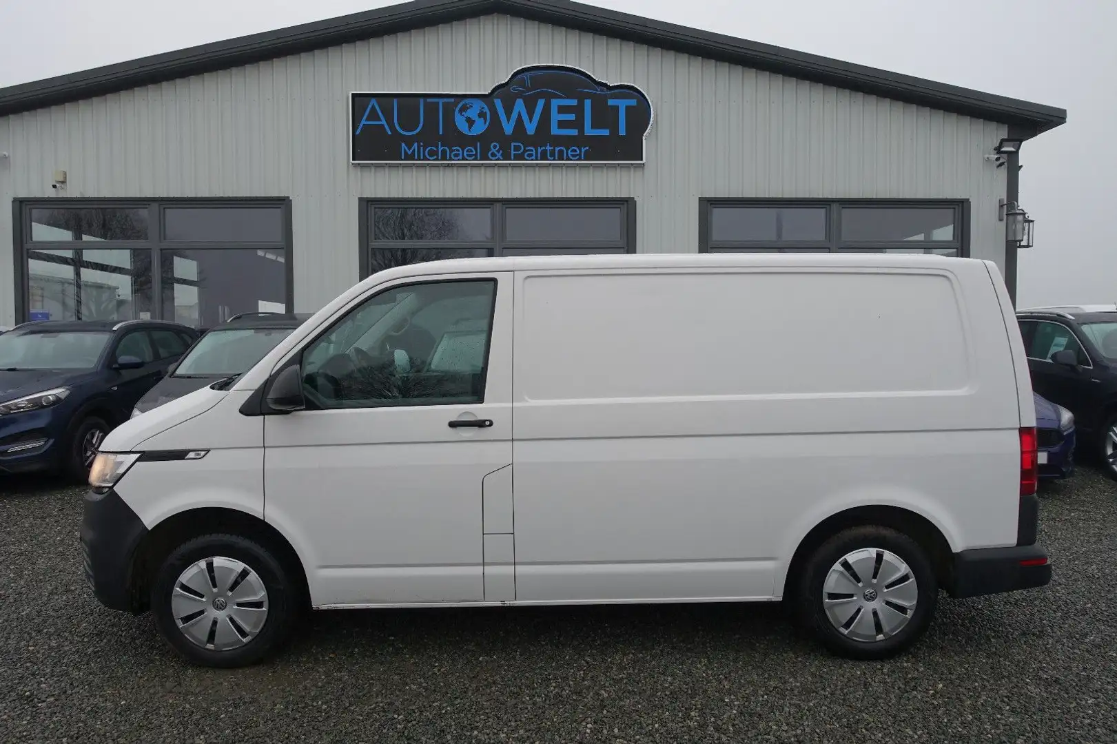 Volkswagen T6 Transporter T6.1 Kasten 2.0 TDI 150 PS DSG KLIMA NAV APP PDC Weiß - 1