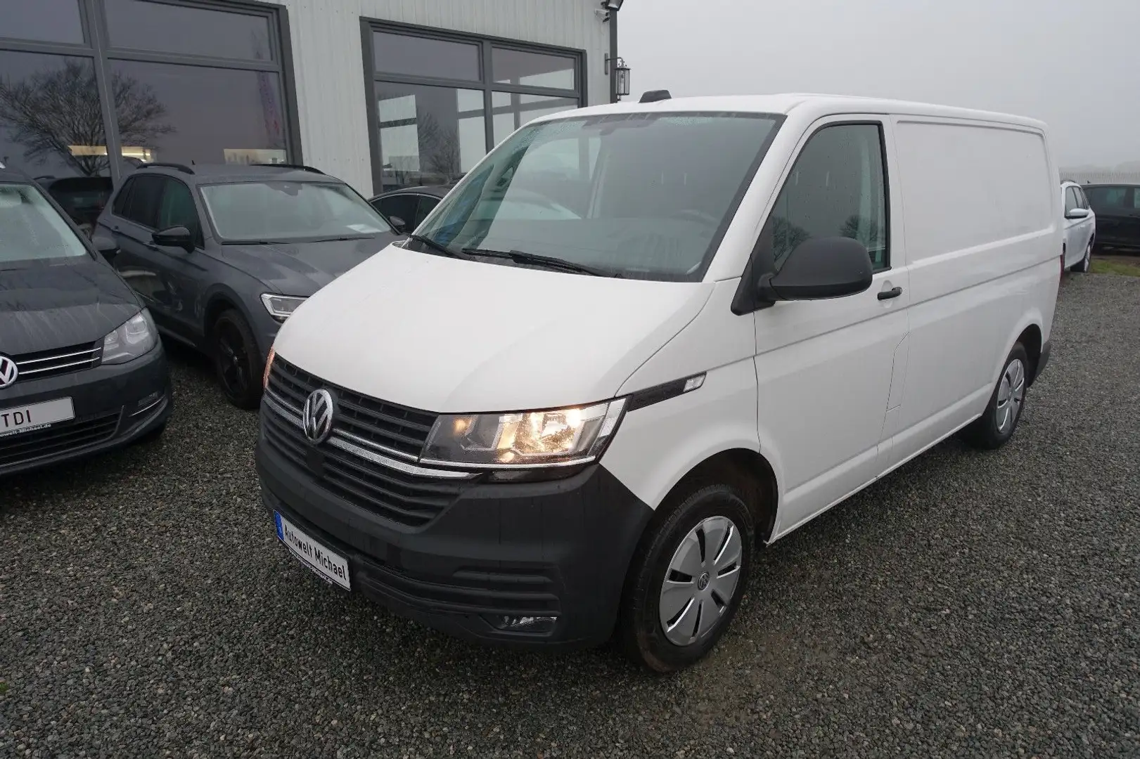 Volkswagen T6 Transporter T6.1 Kasten 2.0 TDI 150 PS DSG KLIMA NAV APP PDC Weiß - 2