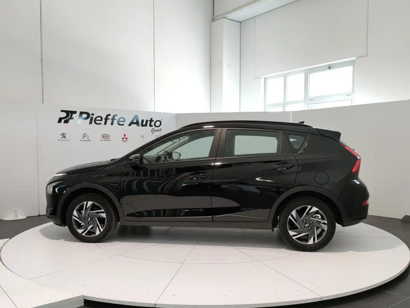 Hyundai i20 BAYON 1.2 MPI XLINE Nero - 2