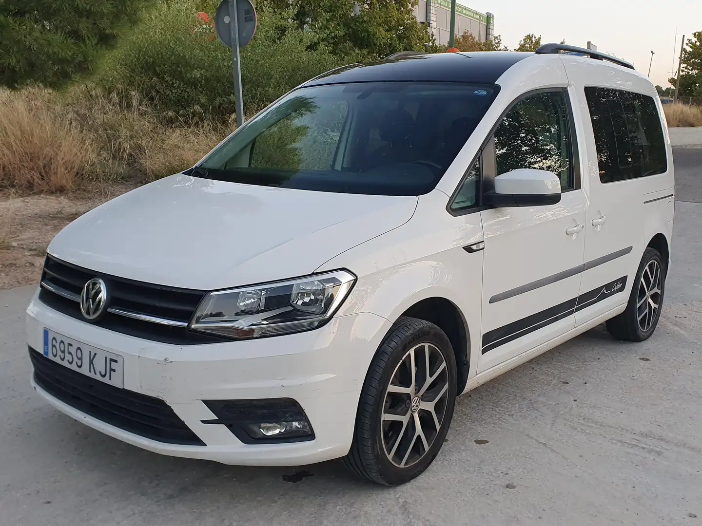 Volkswagen Caddy outdoor 102 cv camperizada Blanco - 1