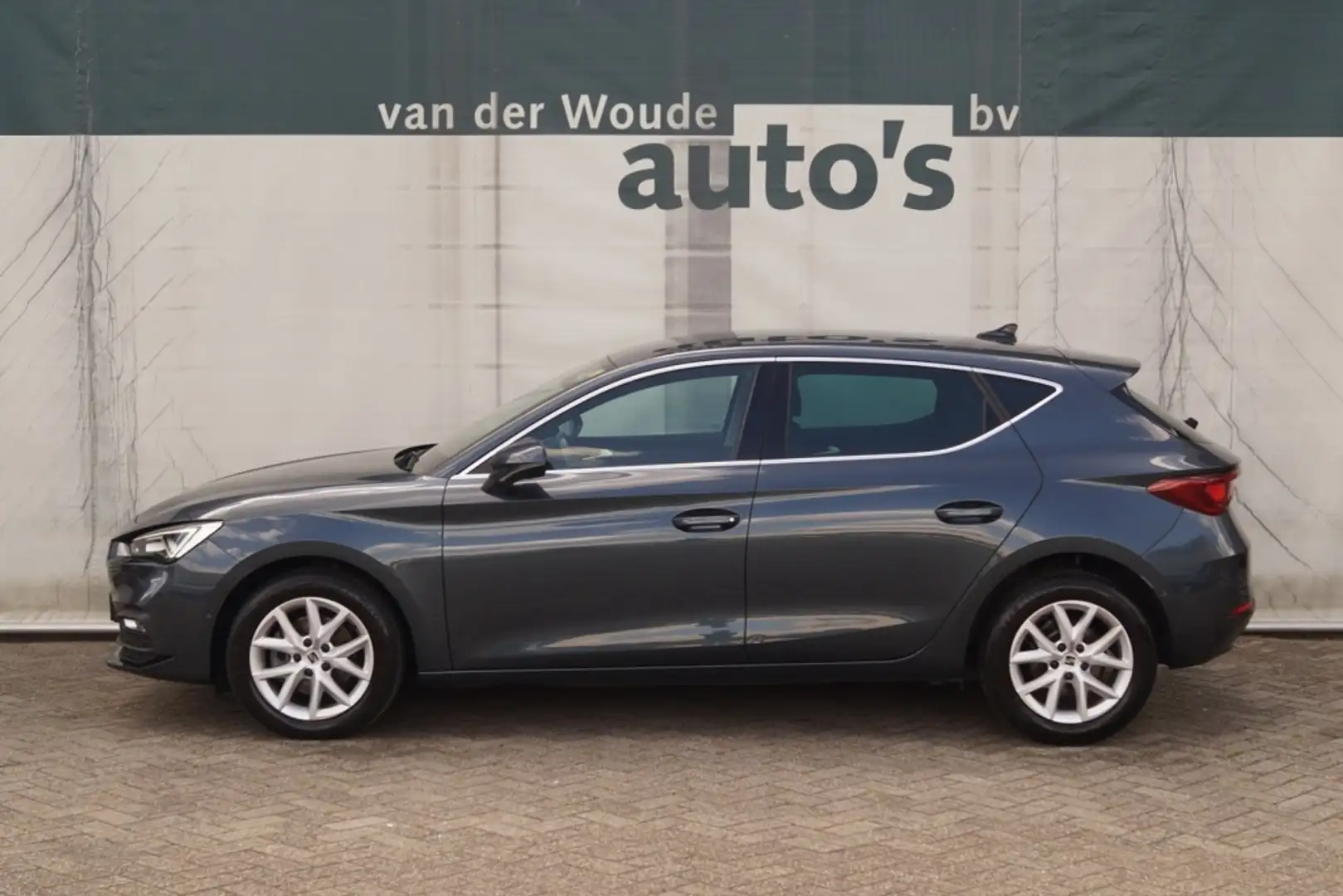 SEAT Leon 1.0 TSI 110pk Style -NAVI-ECC-LED-PDC- Grijs - 1