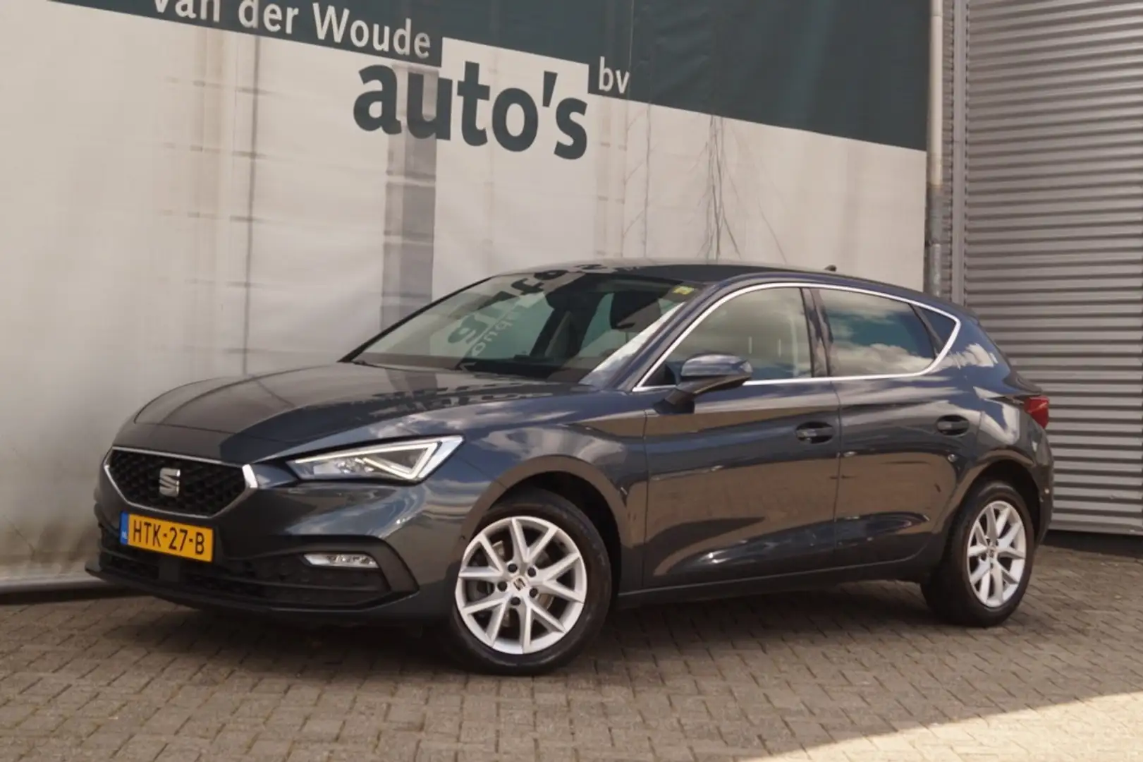 SEAT Leon 1.0 TSI 110pk Style -NAVI-ECC-LED-PDC- Grijs - 2