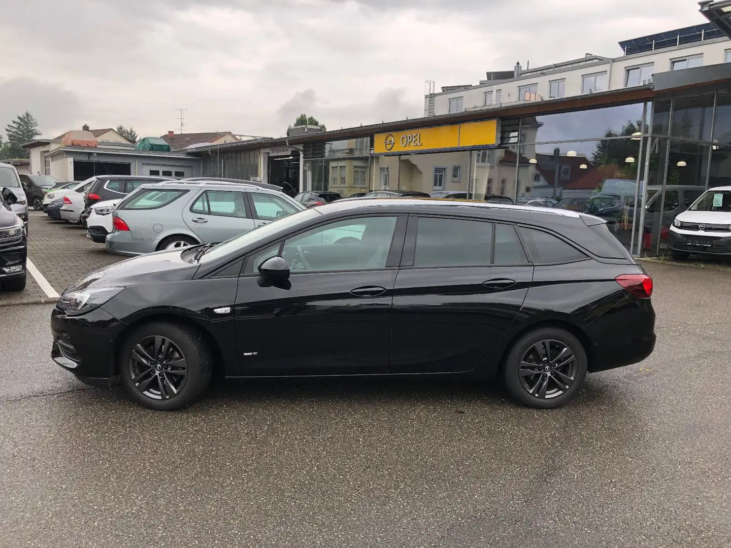 Opel Astra K ST 1.2 Turbo Design & Tech Schwarz - 2