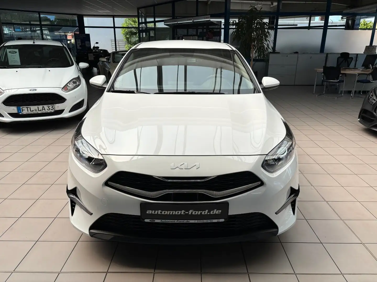 Kia Ceed / cee'd Ceed 1.5 T-GDI Vision*Klima*LED*Navi*DAB*Autom. Weiß - 2