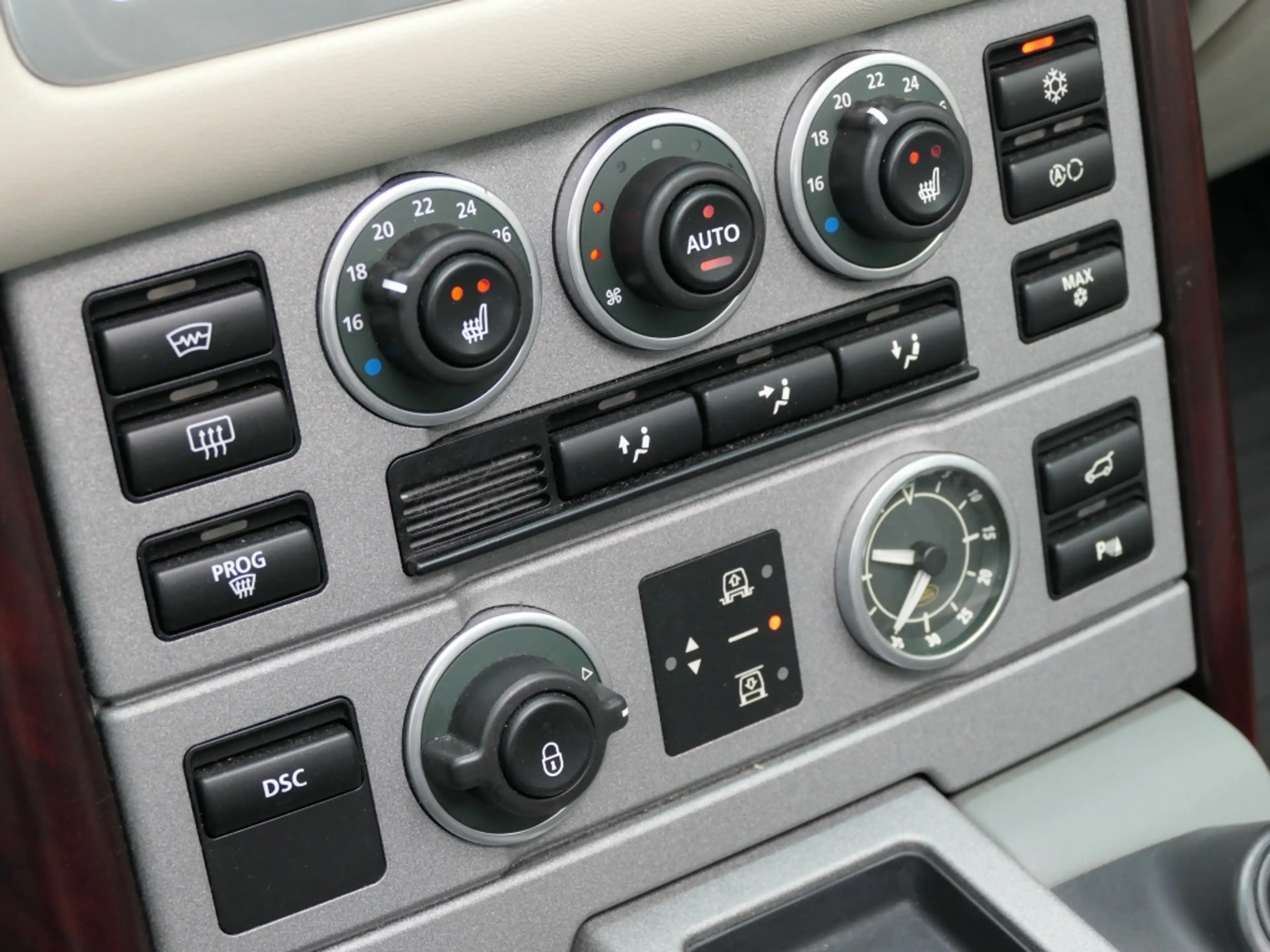 Land Rover Range Rover 4.4 V8 Vogue Schuifdak / Harman/Kardon / Stuurverw — photo 25