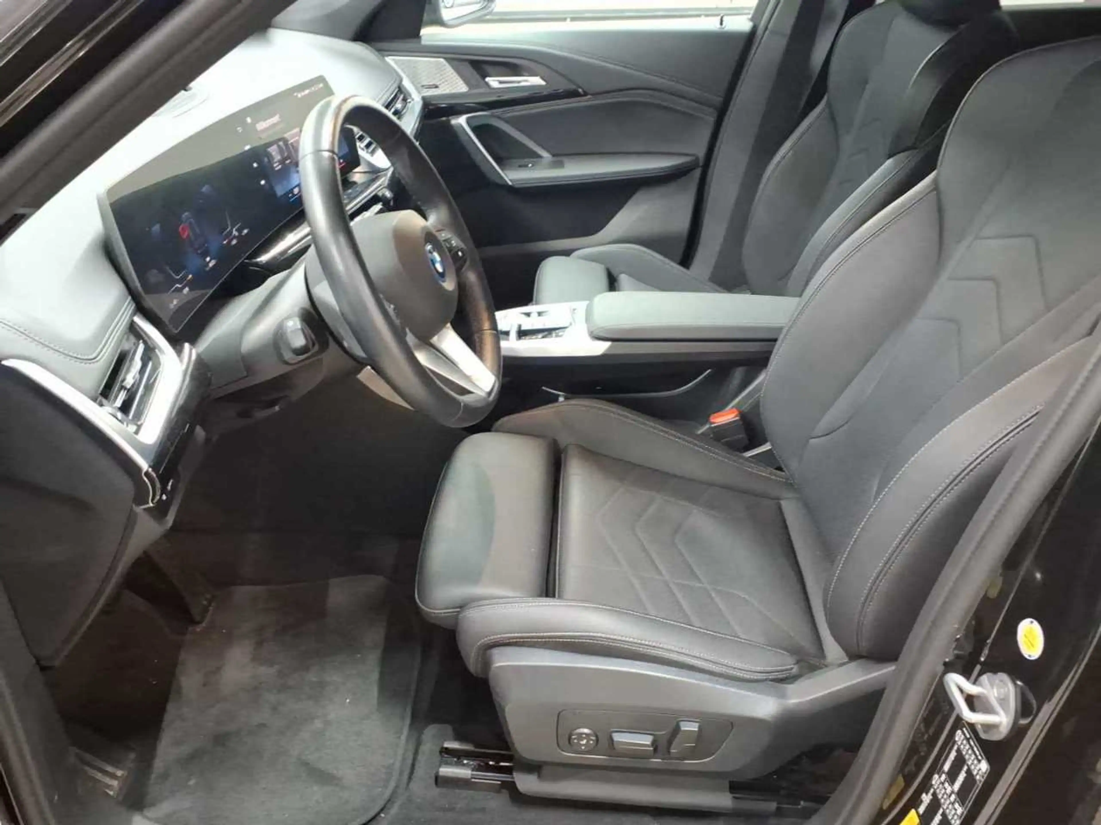 BMW iX1 iX1 xDrive30 xLine Navi H&K AHK — photo 7