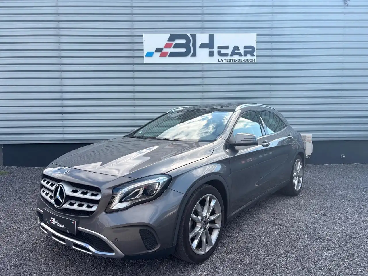 Mercedes-Benz GLA 200