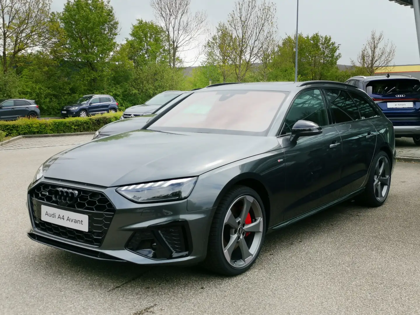 Audi A4 Avant S line TFSI quattro S tronic AHK Pano Grau - 2