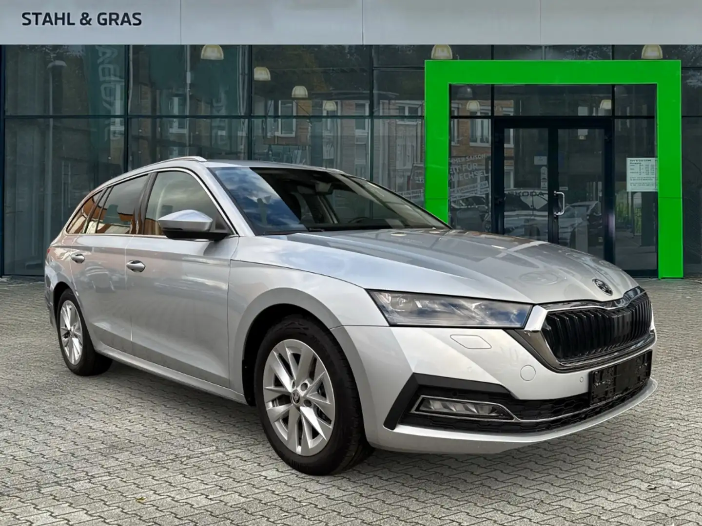 Skoda Octavia Combi Style 1.5 TSI SPORT PANORAMA TOP Argent - 1