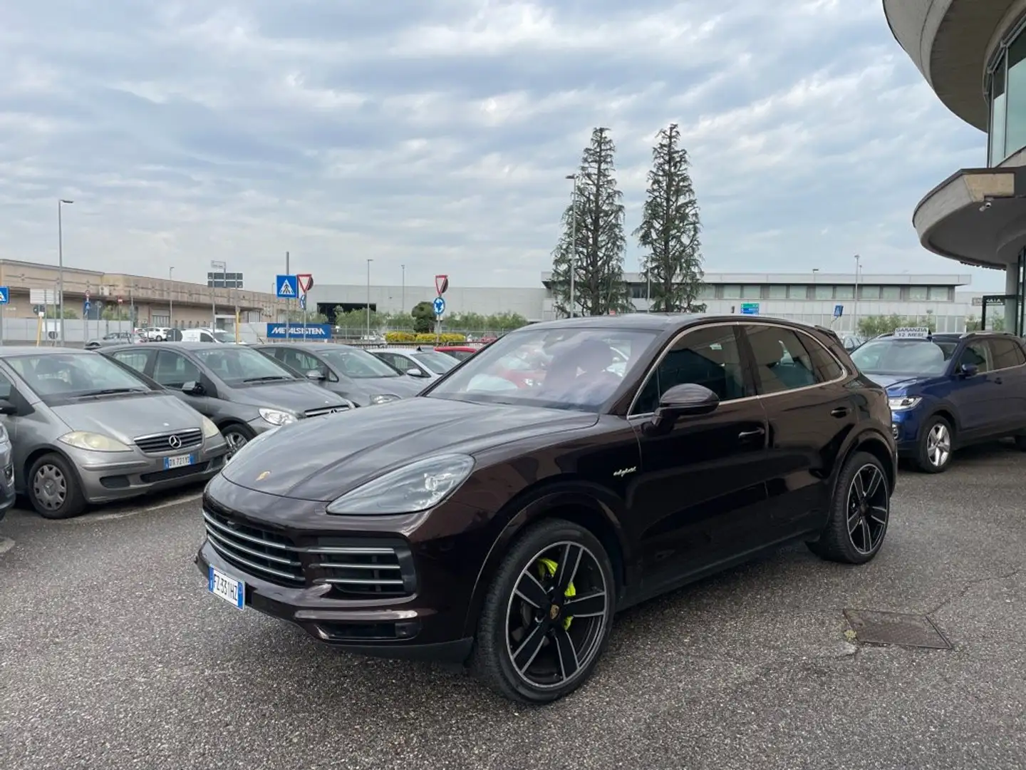 Porsche Cayenne 3.0 e-hybrid tiptronic CERCHI 22" CAMERA 360° Marrone - 1