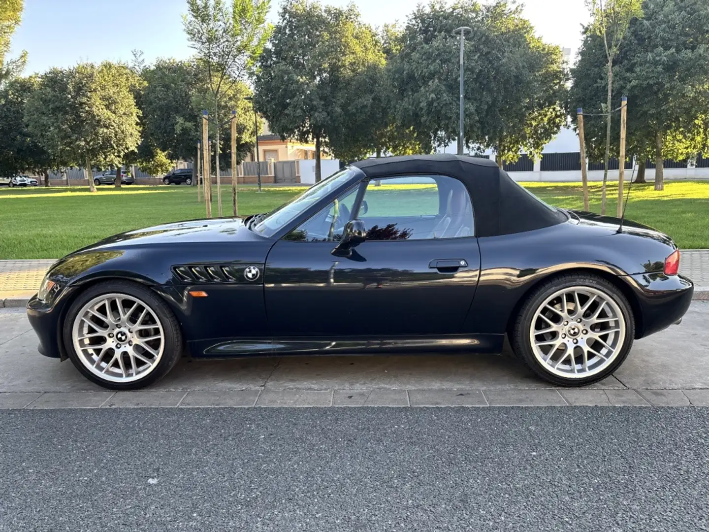 BMW Z3 1.9i Roadster Noir - 1