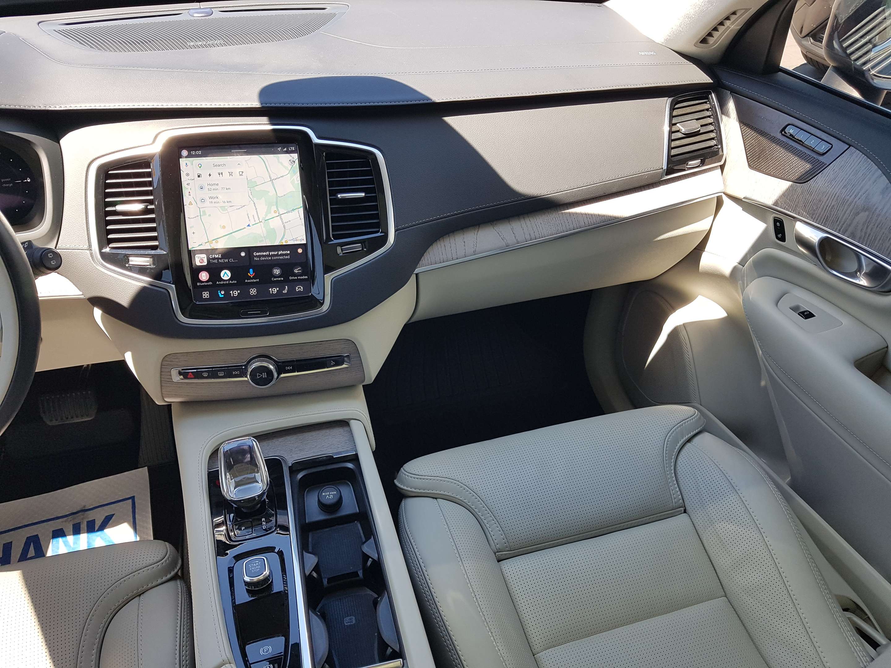 2024 Volvo XC90 T8 eAWD PHEV Ultimate Bright Theme 7-Seater thumb 28