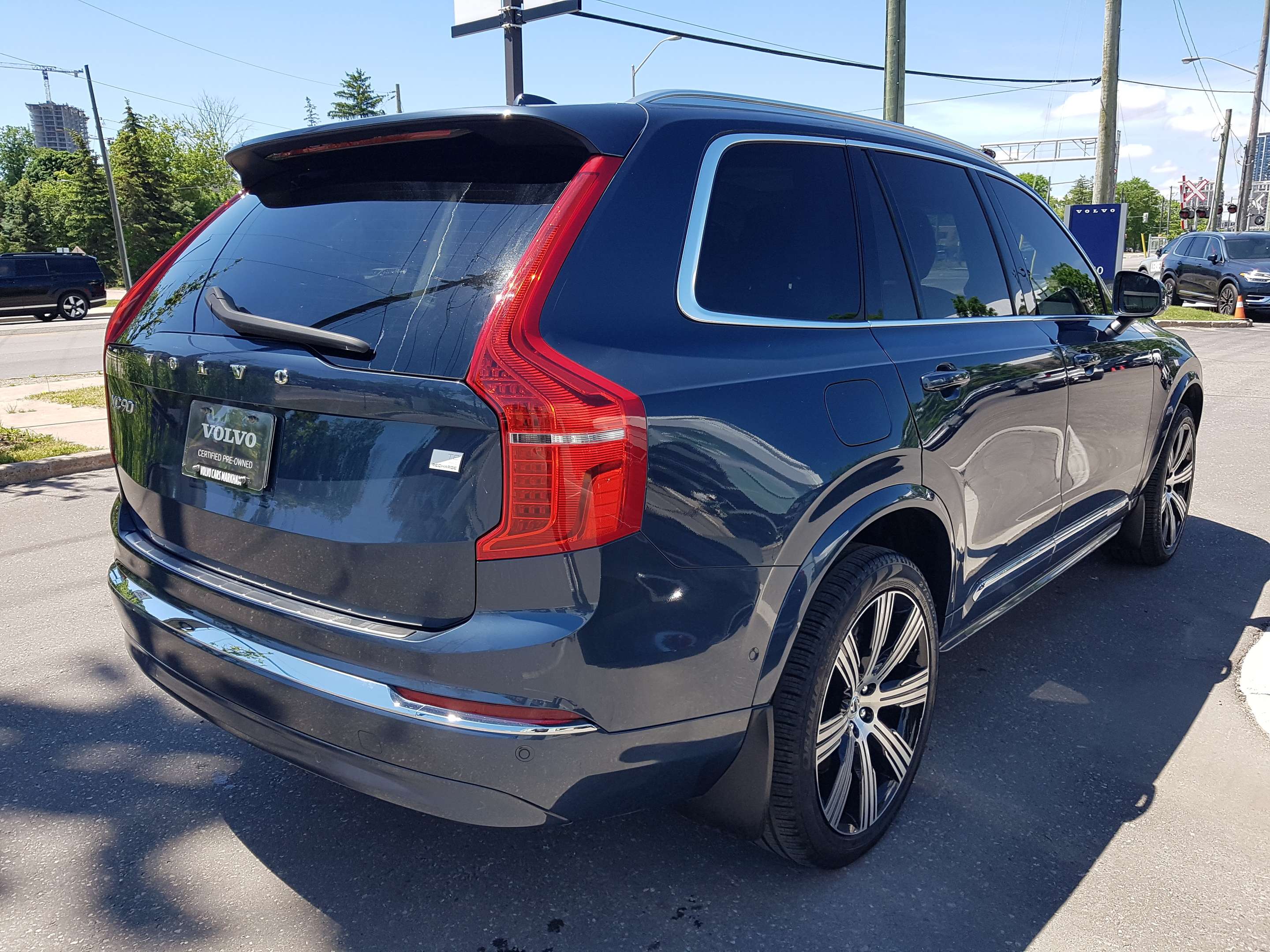 2024 Volvo XC90 T8 eAWD PHEV Ultimate Bright Theme 7-Seater thumb 6
