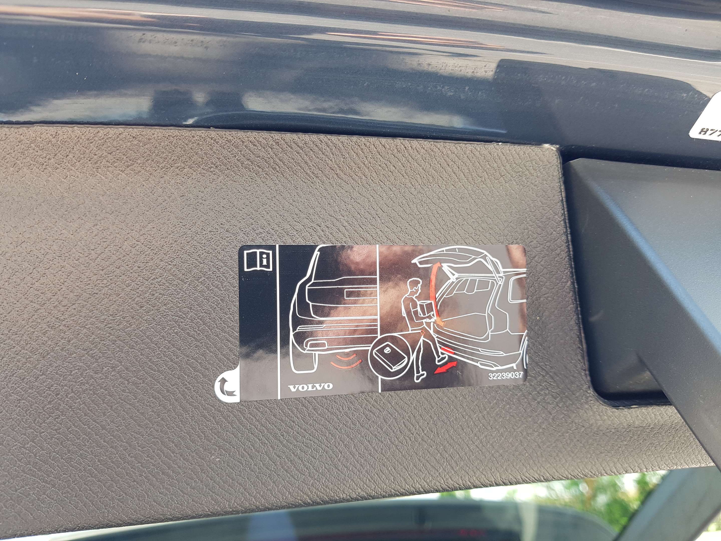 2024 Volvo XC90 T8 eAWD PHEV Ultimate Bright Theme 7-Seater thumb 15