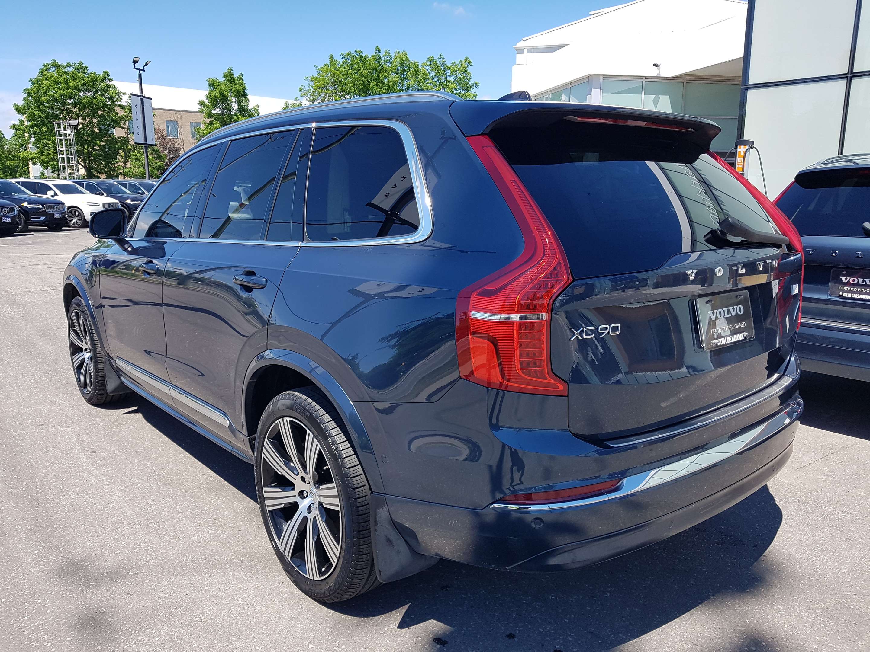 2024 Volvo XC90 T8 eAWD PHEV Ultimate Bright Theme 7-Seater thumb 8