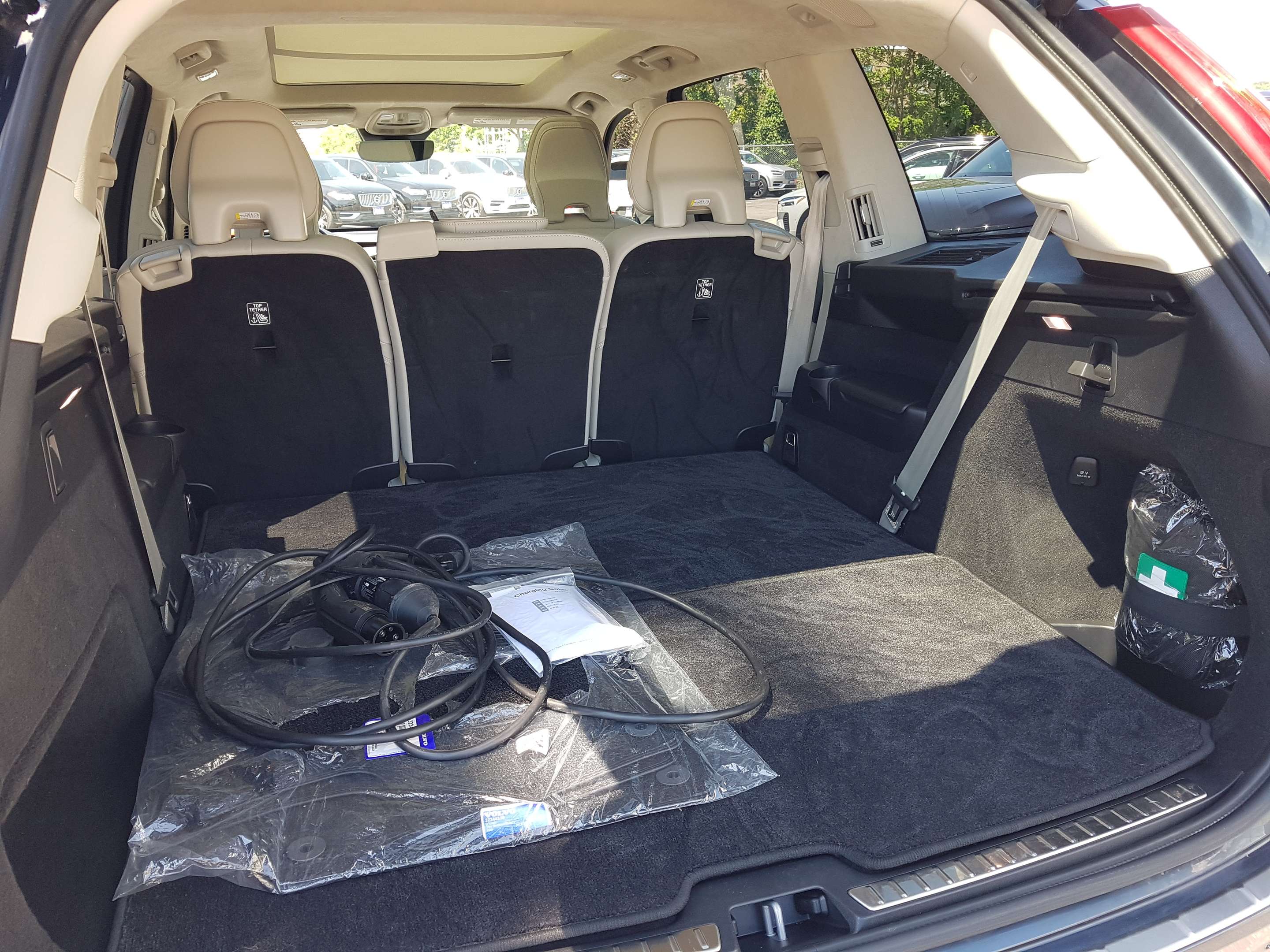 2024 Volvo XC90 T8 eAWD PHEV Ultimate Bright Theme 7-Seater thumb 14