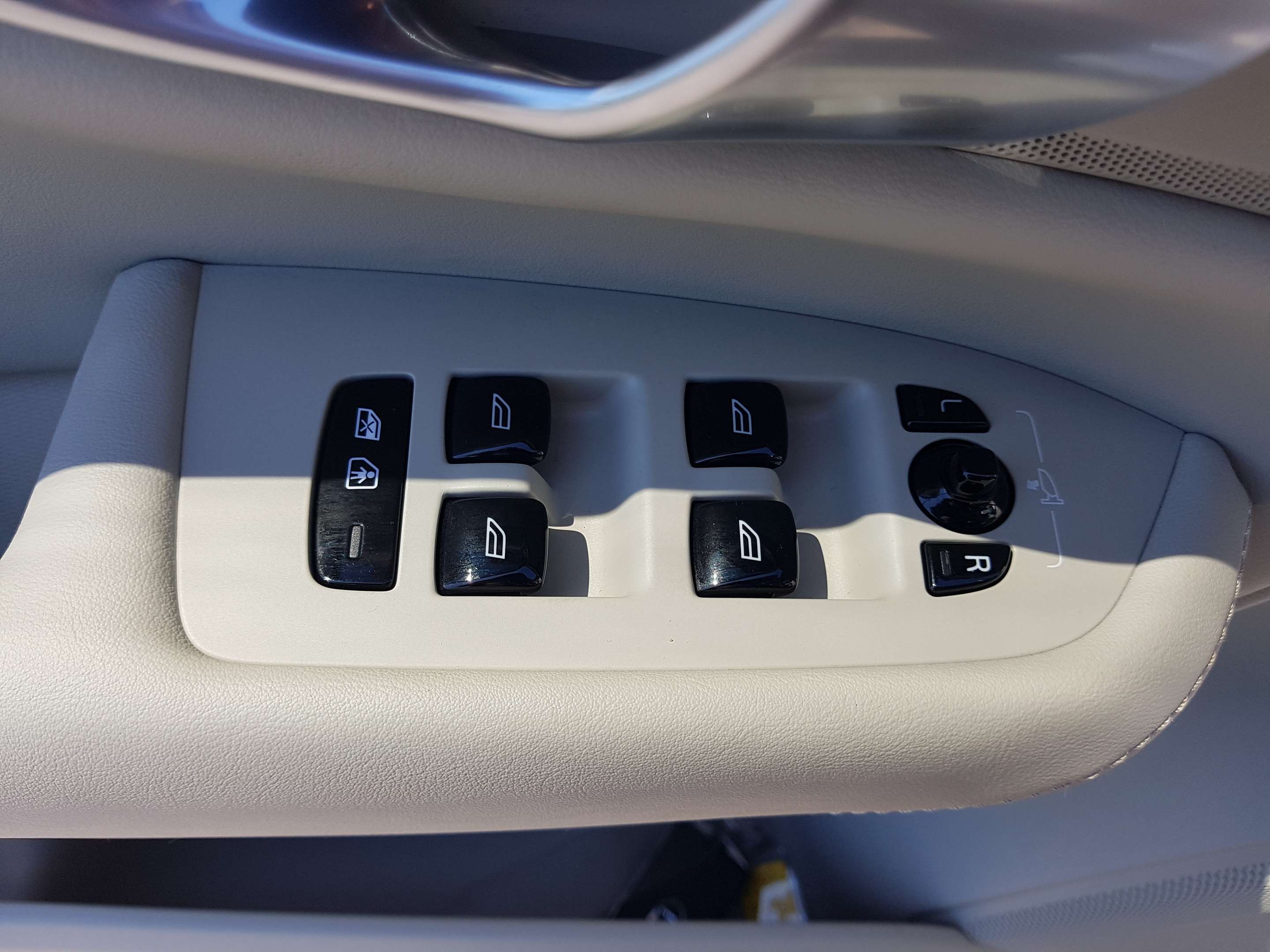 2024 Volvo XC90 T8 eAWD PHEV Ultimate Bright Theme 7-Seater thumb 42