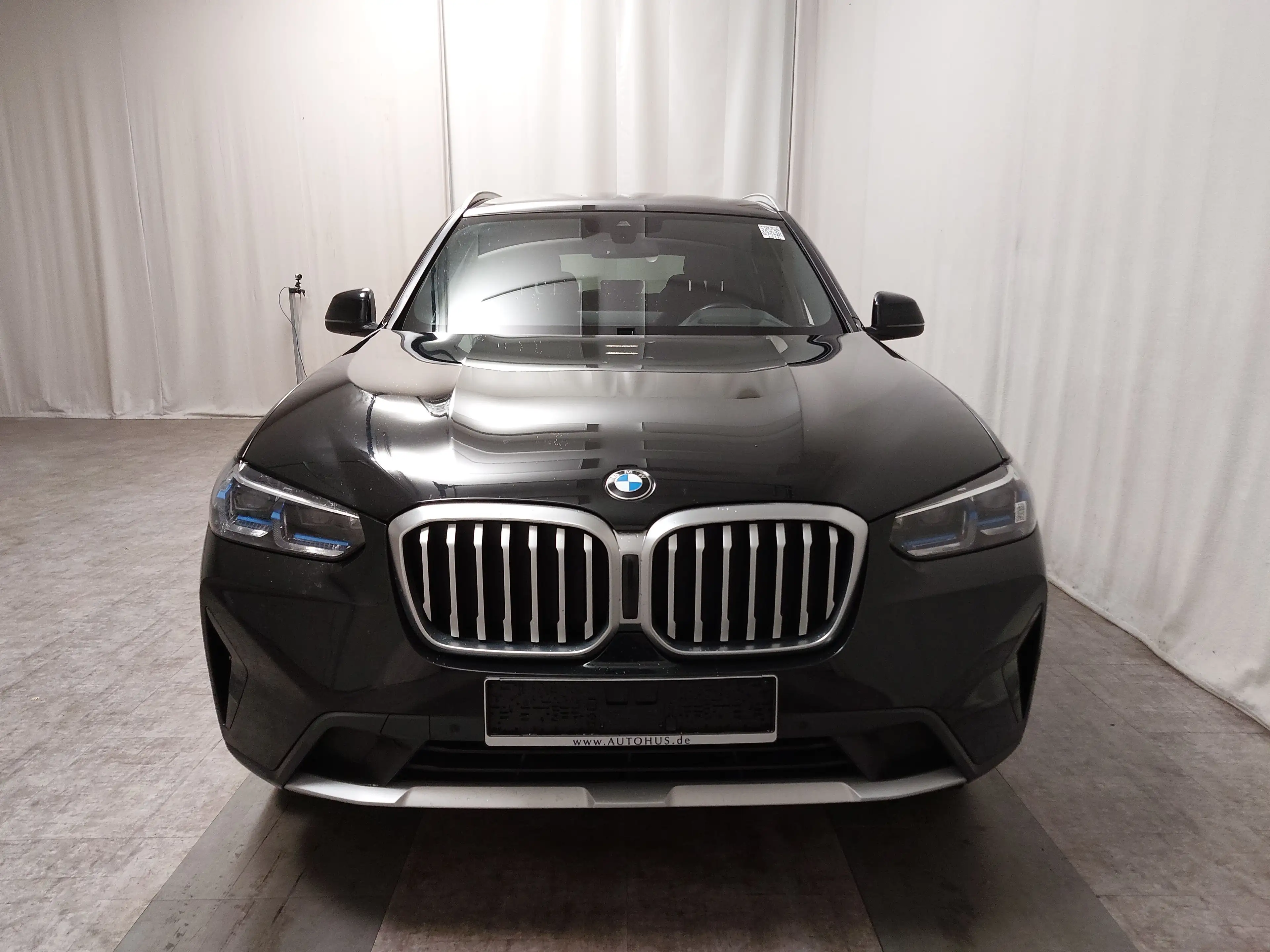BMW X3 xDrive30i Leder Navi Laser LC prof. HuD AHK — photo 9