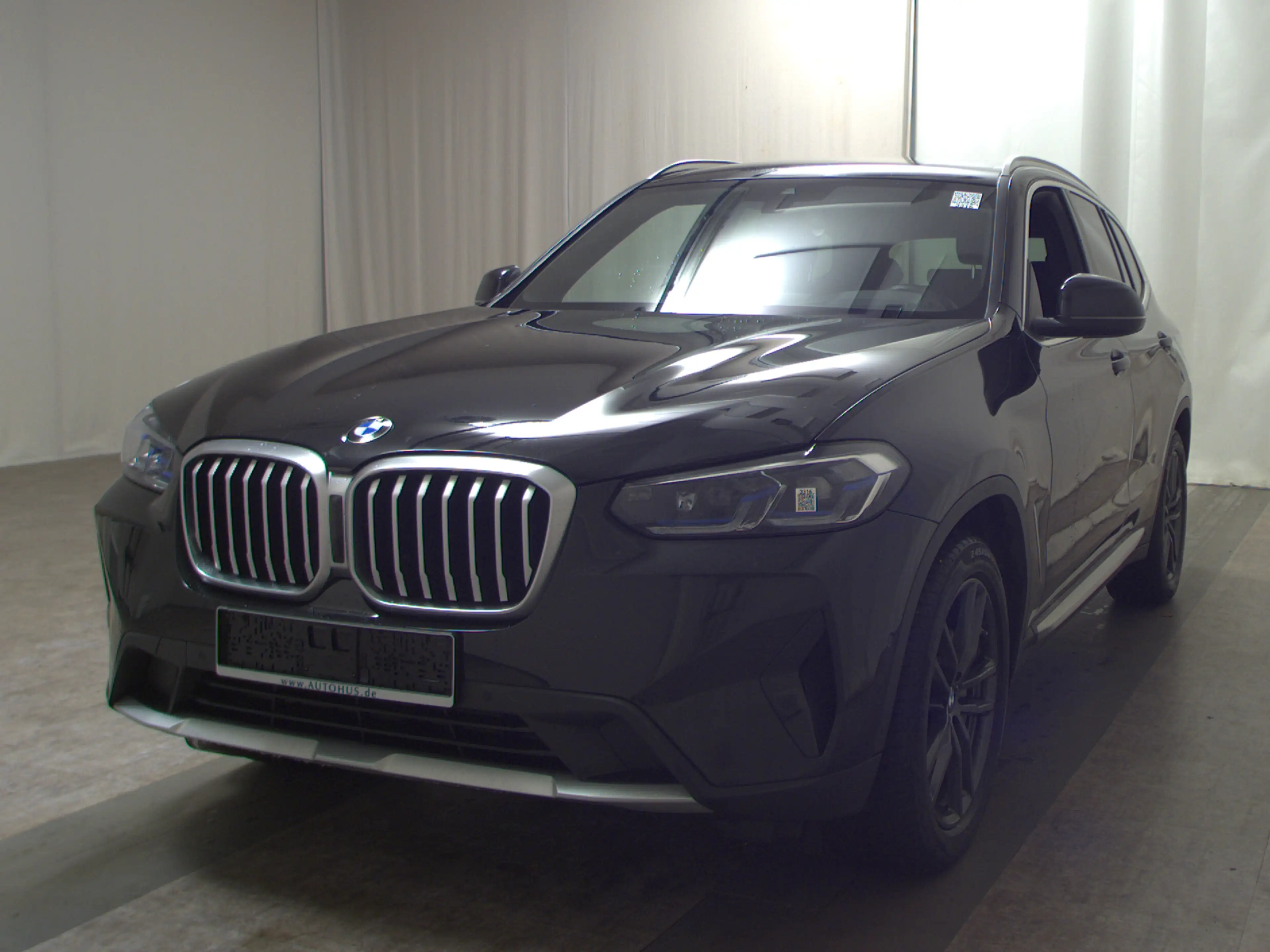 BMW X3 xDrive30i Leder Navi Laser LC prof. HuD AHK — photo 2