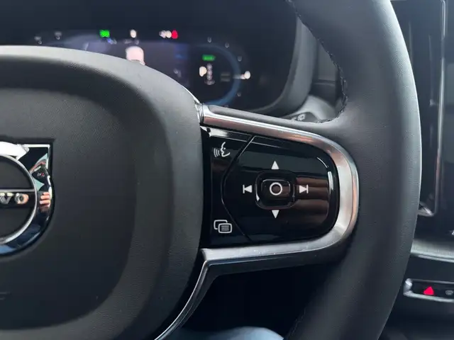 Volvo XC60 Ultra Black Edition Plug-In Hybrid AWD Aut. NP 76 Ansicht 30