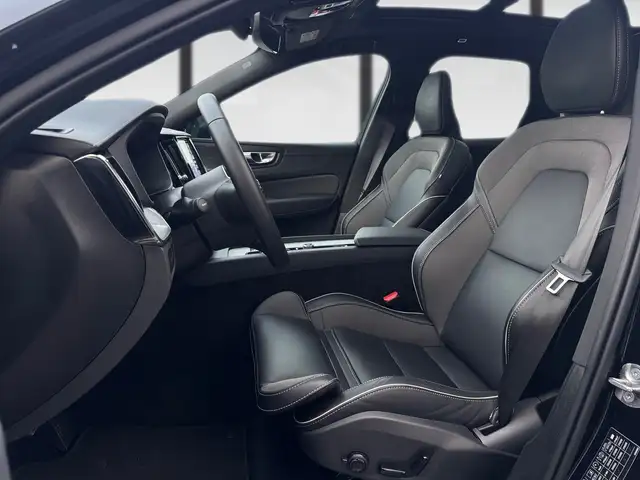 Volvo XC60 Ultra Black Edition Plug-In Hybrid AWD Aut. NP 76 Ansicht 12