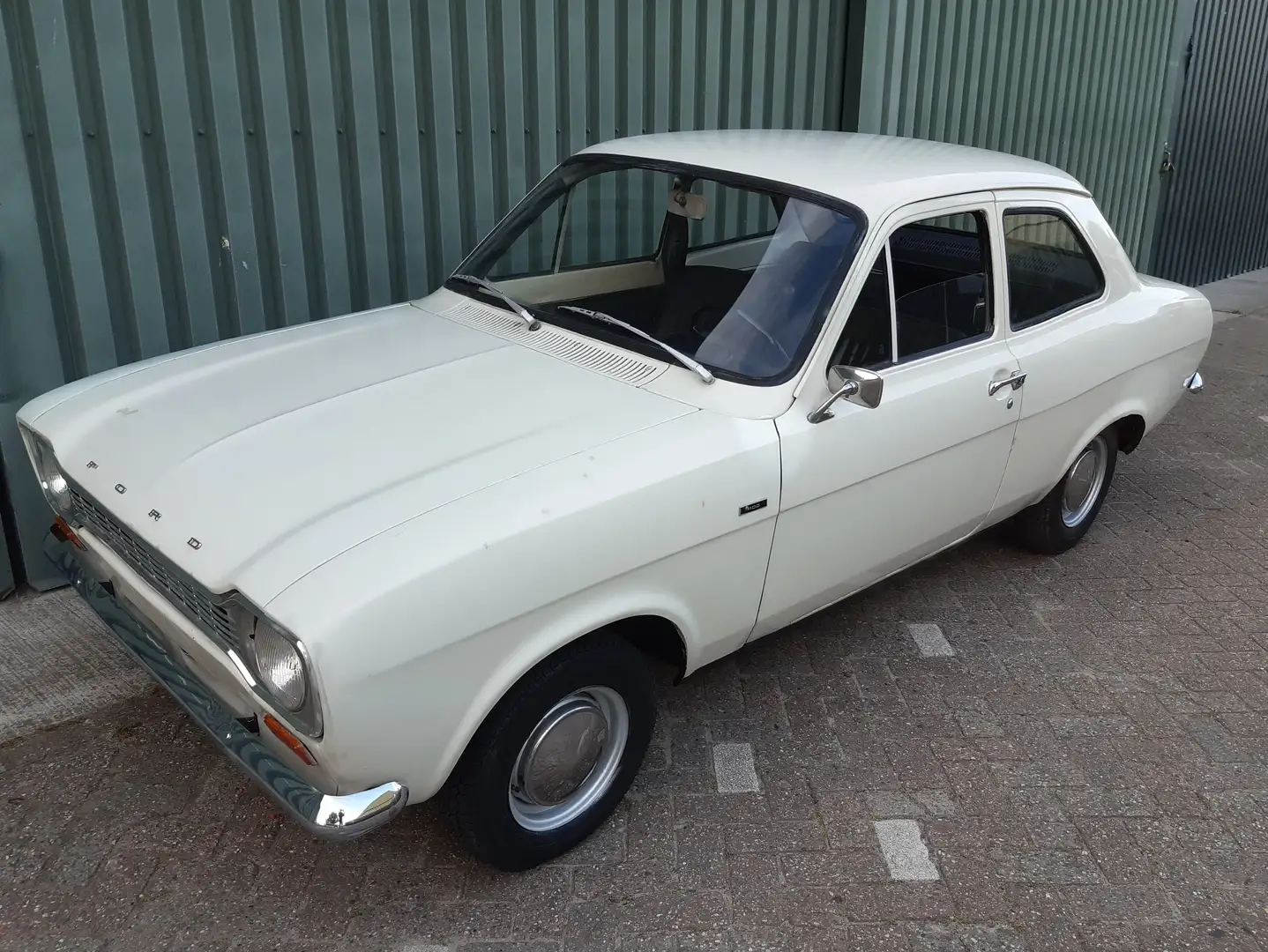 Ford Escort 1100 Base White - 1