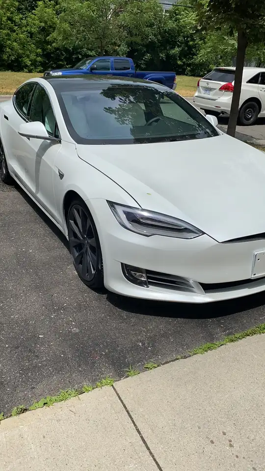 Tesla Model S снимка Tesla Model S