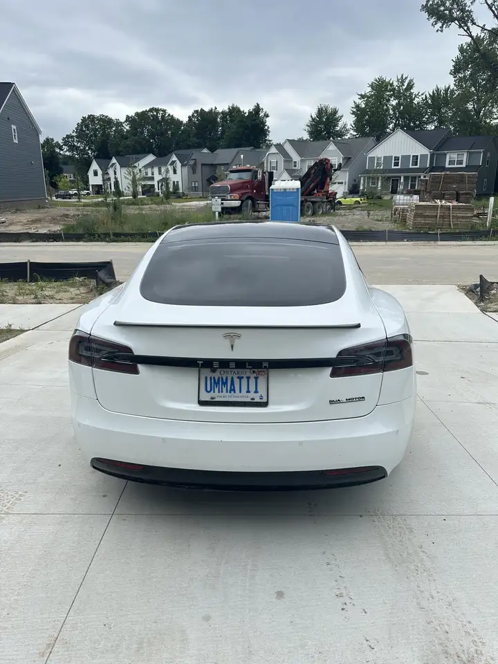 Tesla Model S снимка Tesla Model S