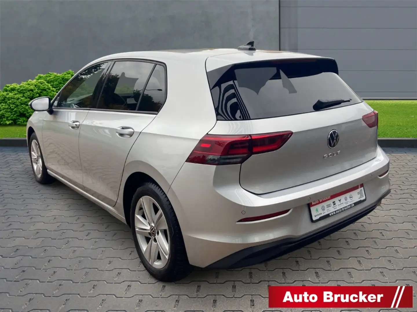 Volkswagen Golf VIII Life 2.0 TDI+LED+NAVI+SHZ+Apple Carplay/Andro Zilver - 2