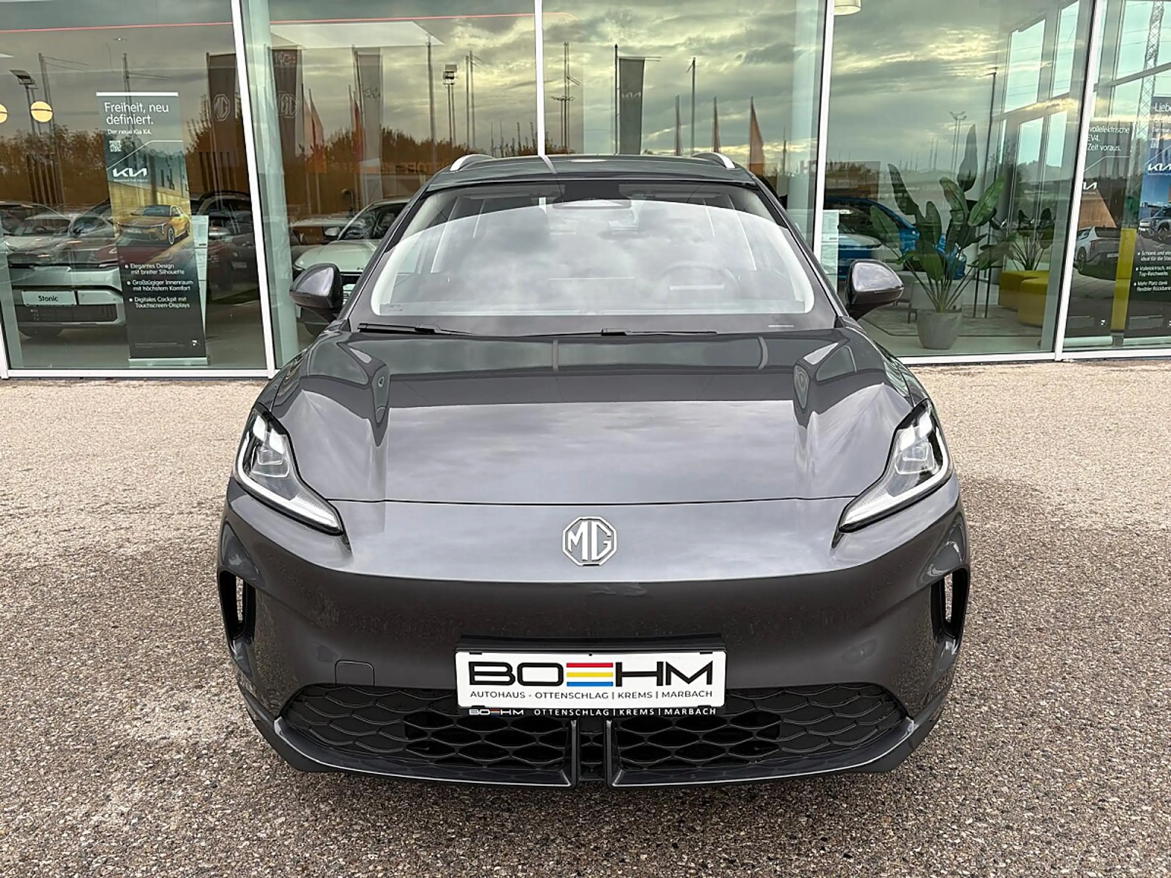 MG MG4 EV Urban 43 kWh Comfort Standard Range — photo 2