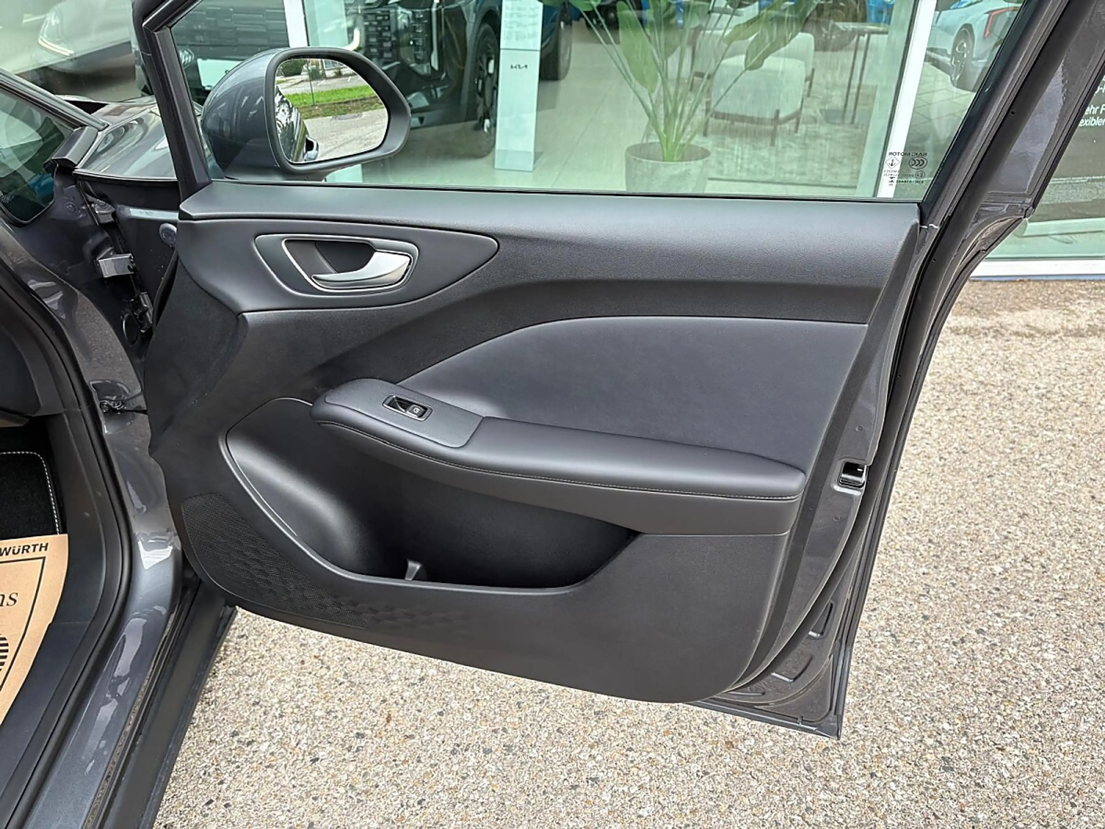 MG MG4 EV Urban 43 kWh Comfort Standard Range — photo 11