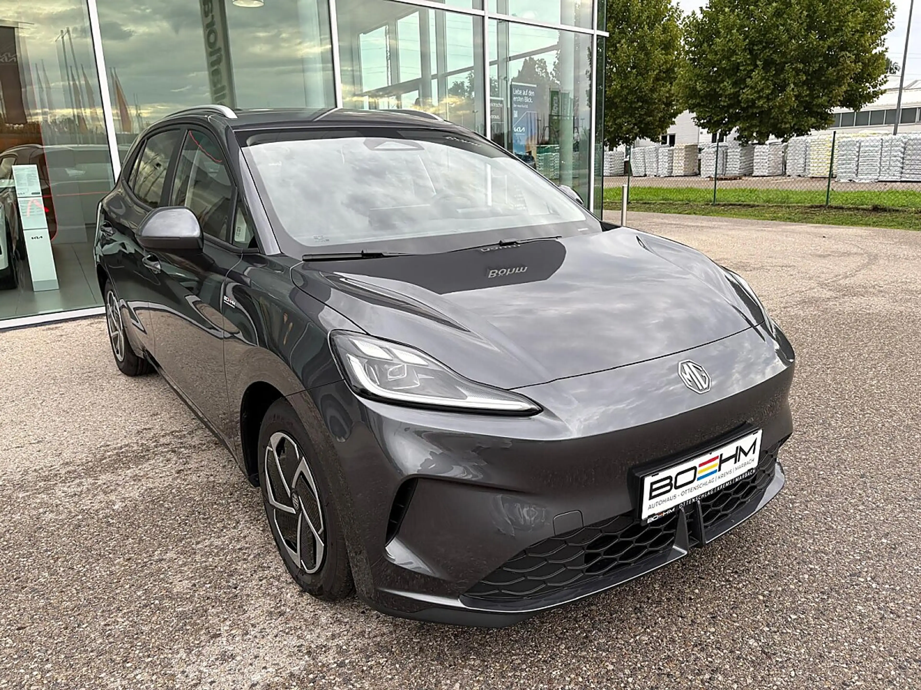 MG MG4 EV Urban 43 kWh Comfort Standard Range — photo 3