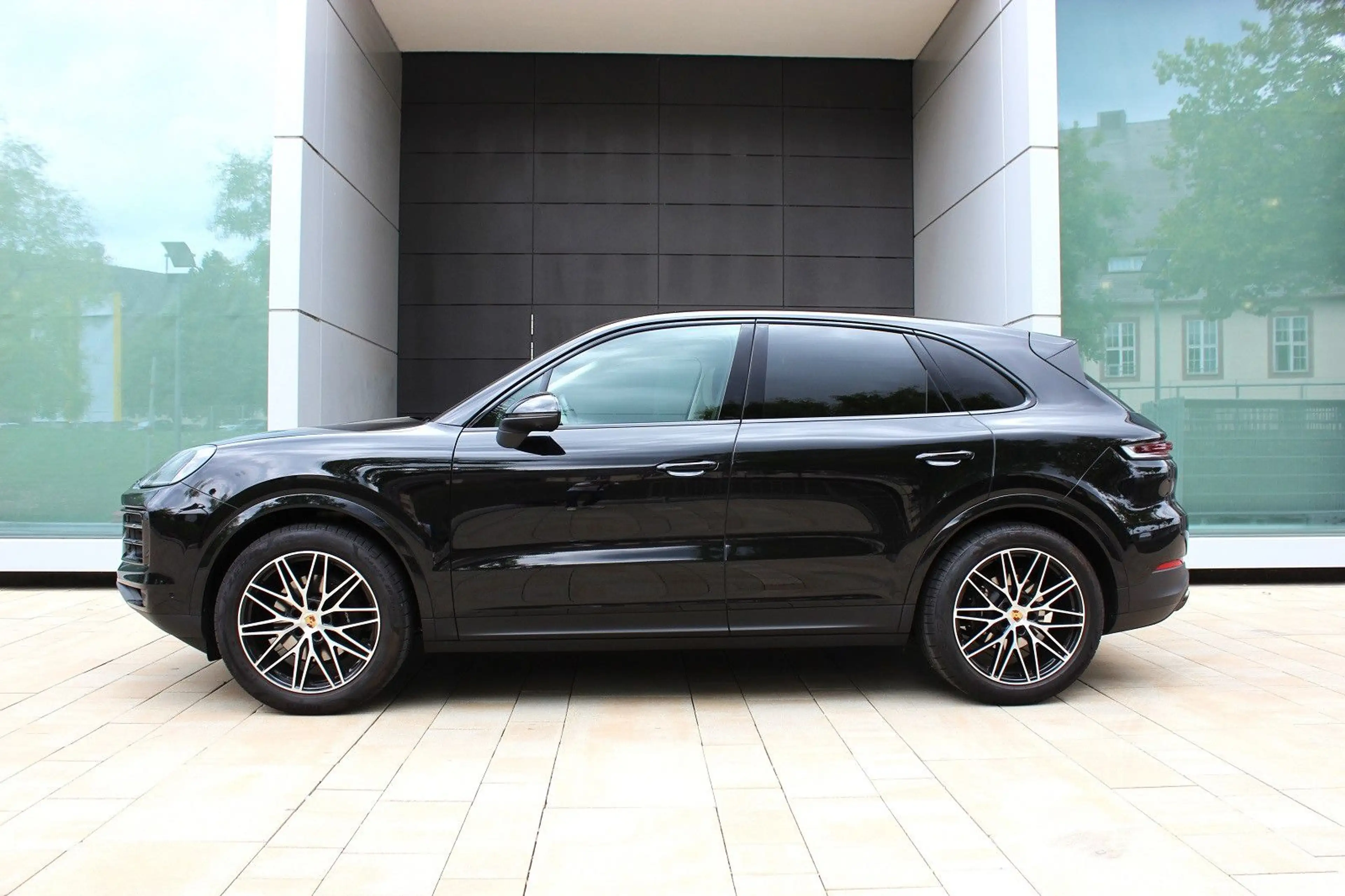 Porsche Cayenne | Bicolor | SAGA | Chrono | Pano | 2026 — photo 2