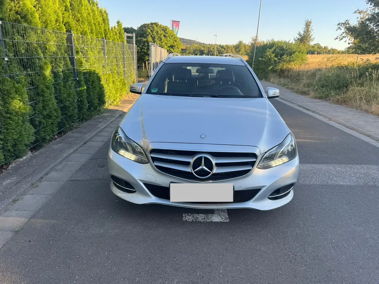 Mercedes-Benz E 200