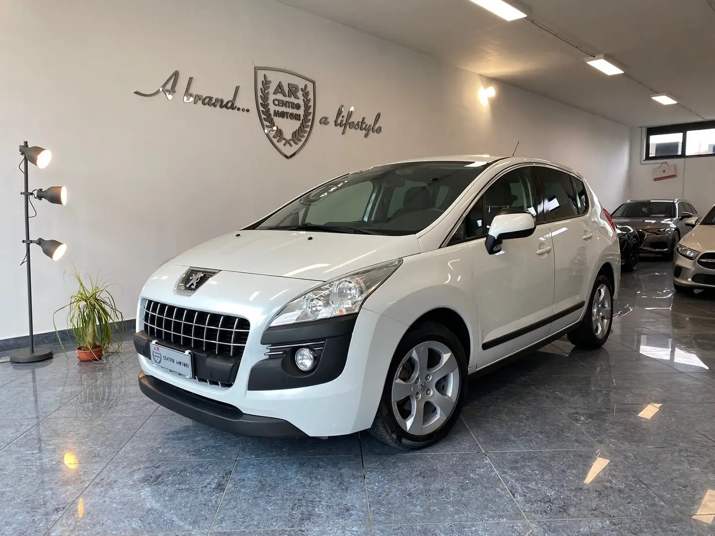 Peugeot 3008 1.6 hdi 112cv Outdoor Navy Bluetooth Pdc Cruise Bianco - 1