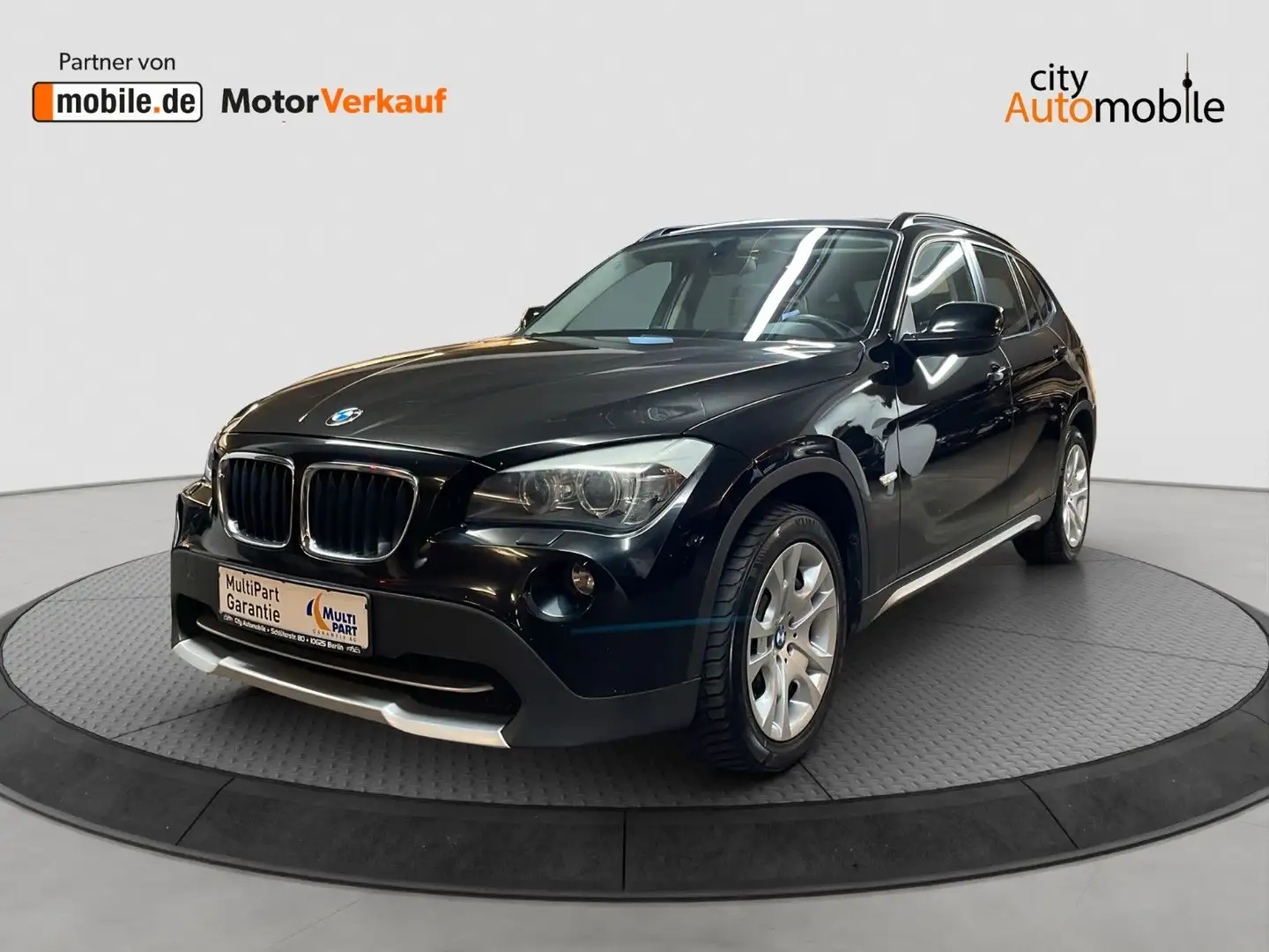 BMW X1 20 i xDrive/Pano-Dach/Xenon/SHZ/PDC Schwarz - 1