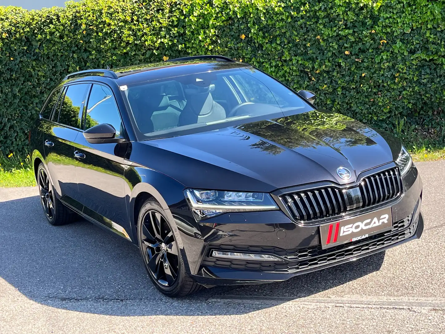 Skoda Superb 2,0 TDI / SPORTLINE / WENIG KM / AMBIENTE / KAMERA Schwarz - 1