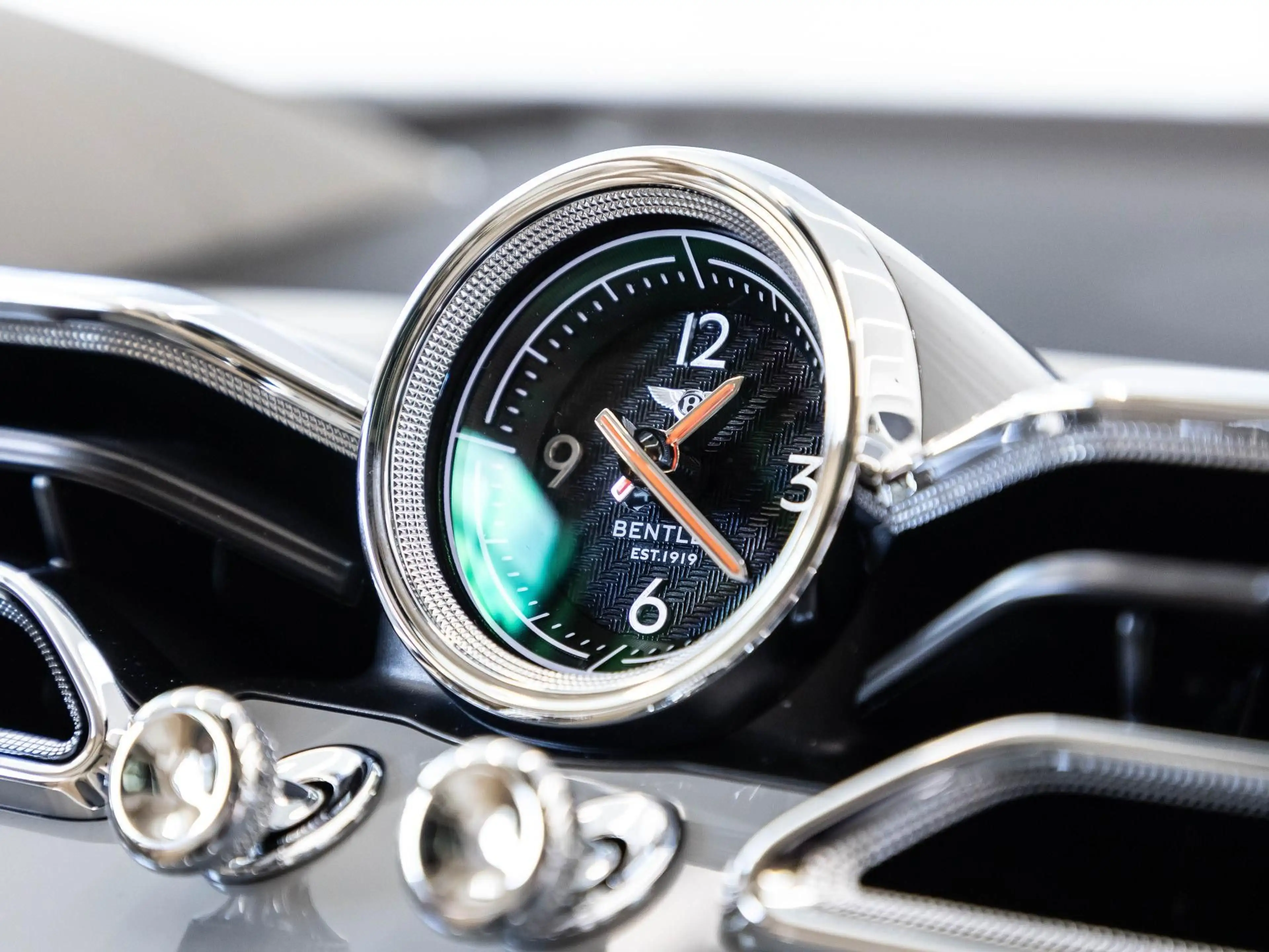 Bentley Bentayga Atelier Edition V8 von BENTLEY FRANKFURT — photo 15