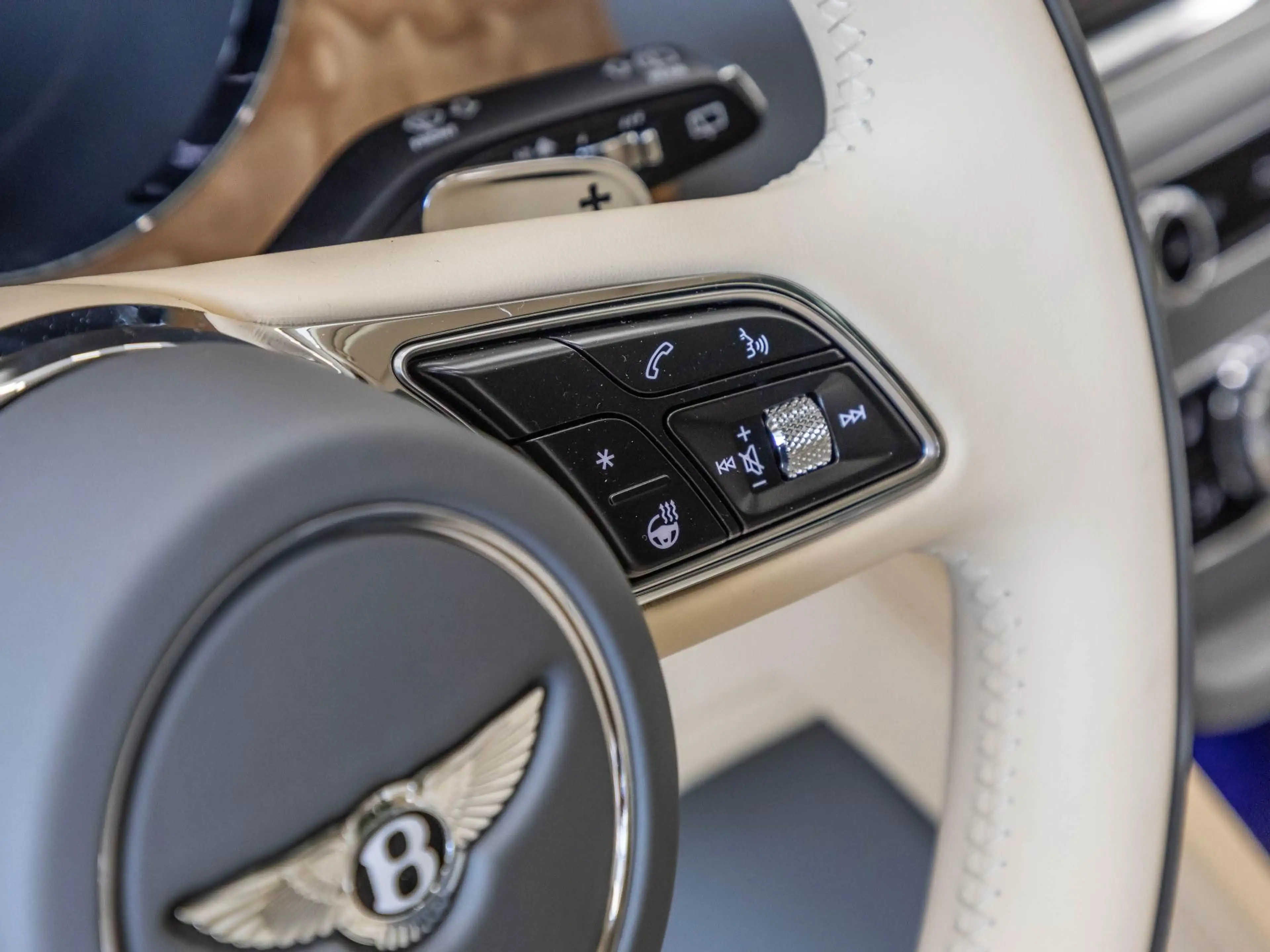 Bentley Bentayga Atelier Edition V8 von BENTLEY FRANKFURT — photo 12