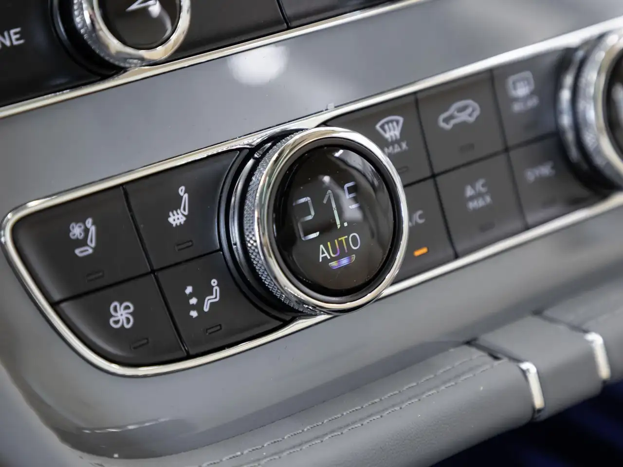Bentley Bentayga 2026 — фото 17